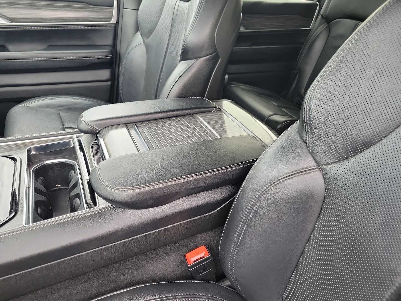 2024 Jeep Wagoneer L Series II 4x2