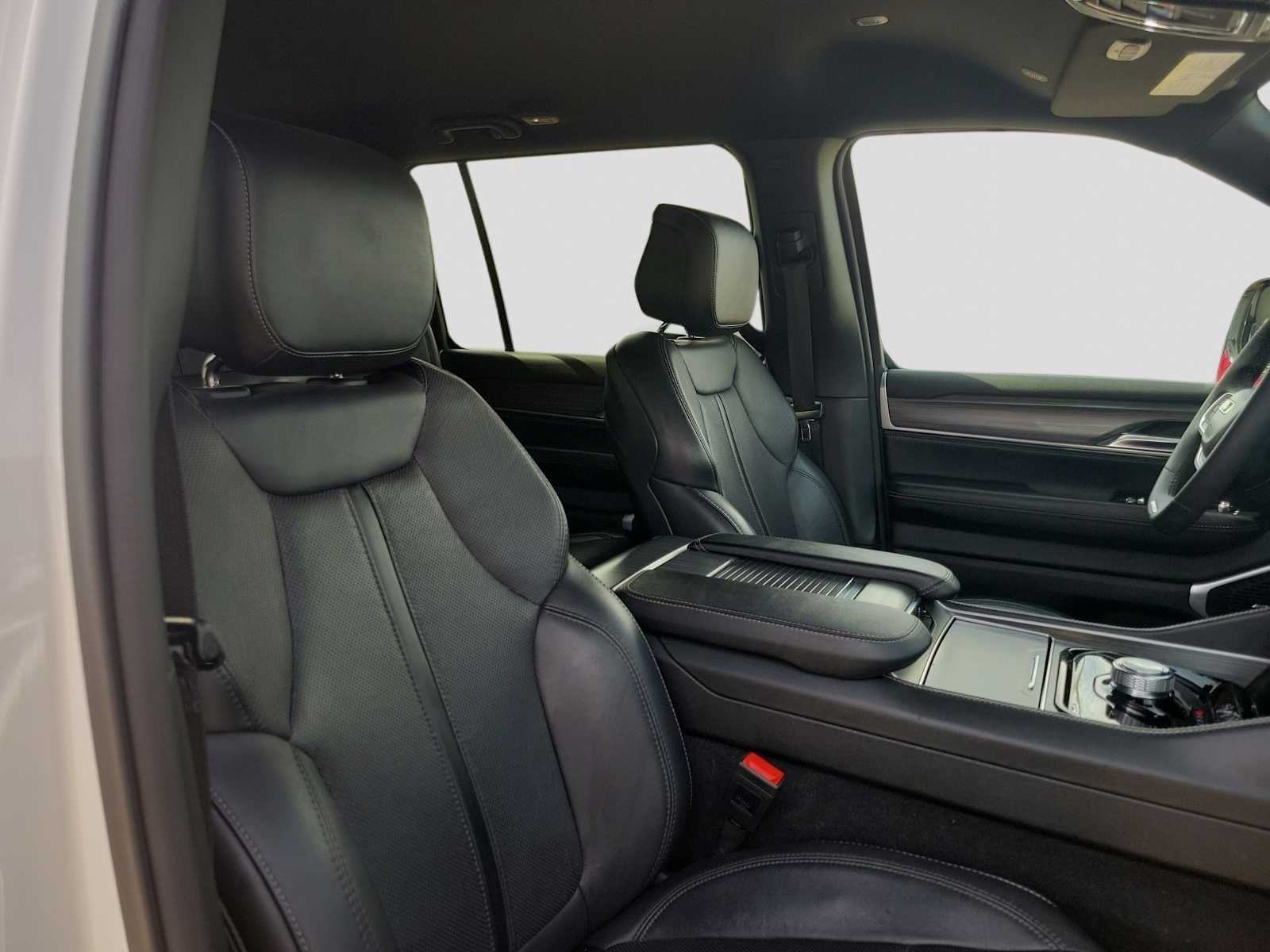 2024 Jeep Wagoneer L Series II 4x2