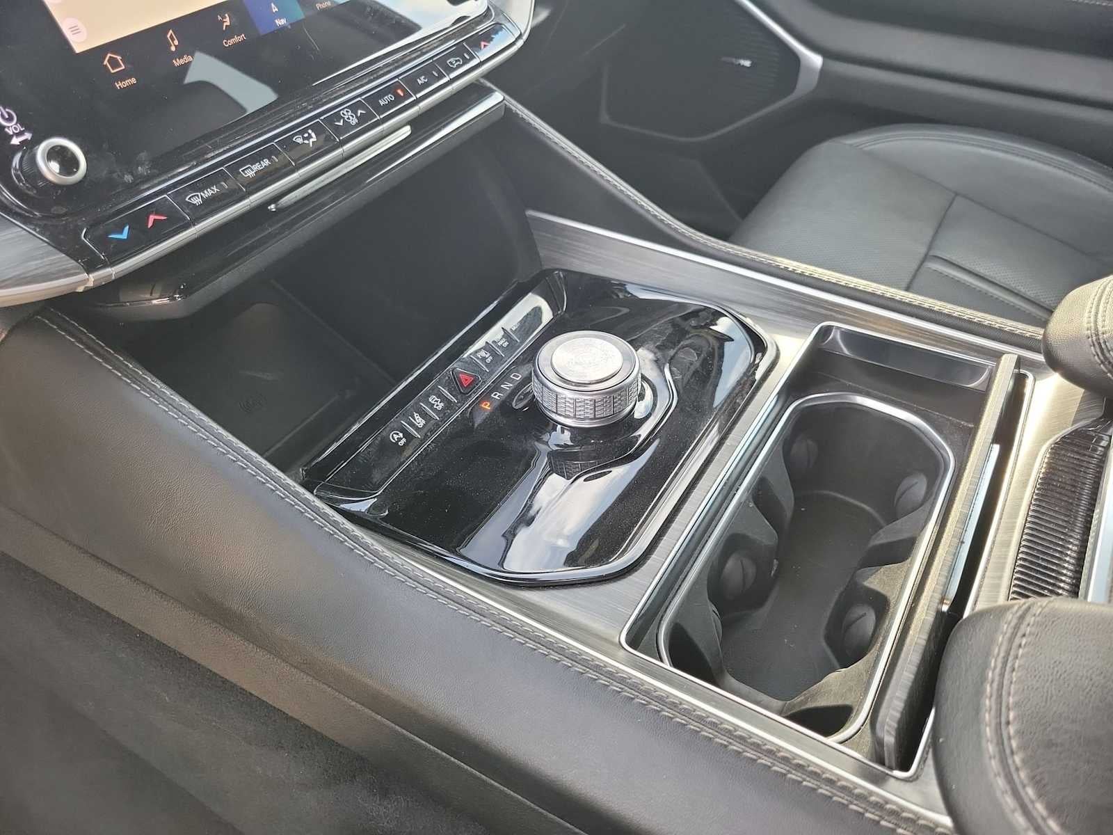 2024 Jeep Wagoneer L Series II 4x2