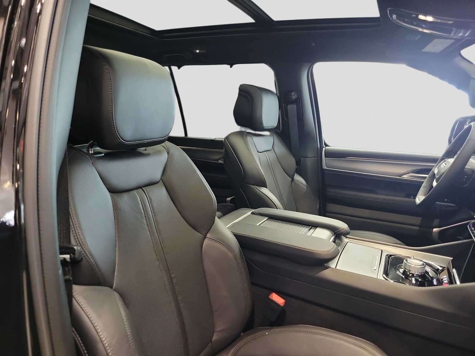 2026 Jeep Grand Wagoneer GRAND WAGONEER LIMITED RESERVE 4X4