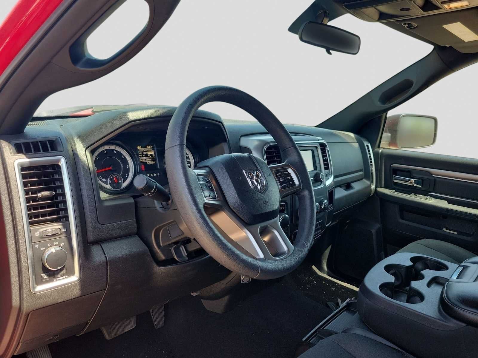 2024 RAM 1500 Classic Warlock Crew Cab 4x2 5'7' Box