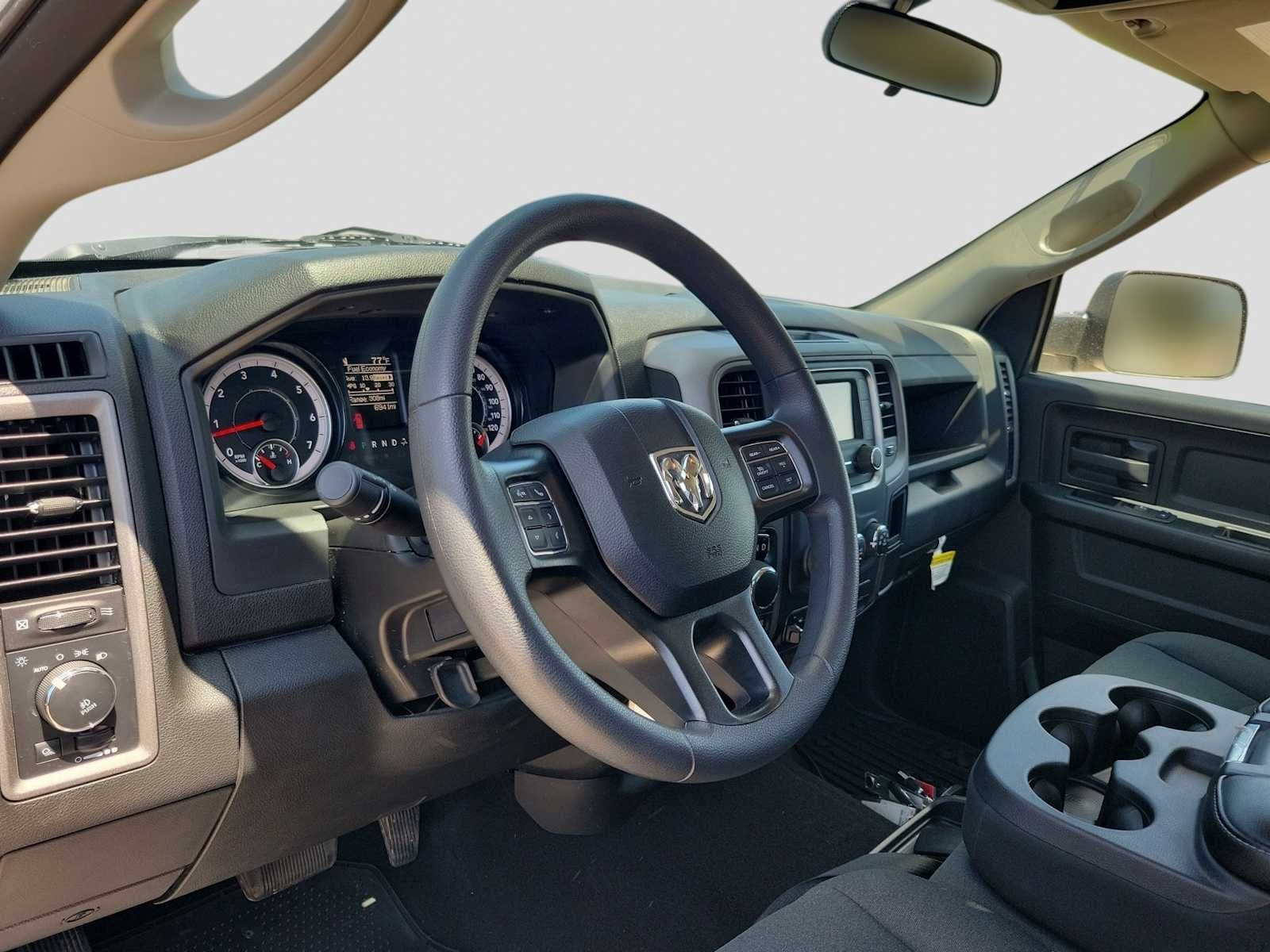 2024 RAM 1500 Classic Tradesman Crew Cab 4x4 5'7' Box