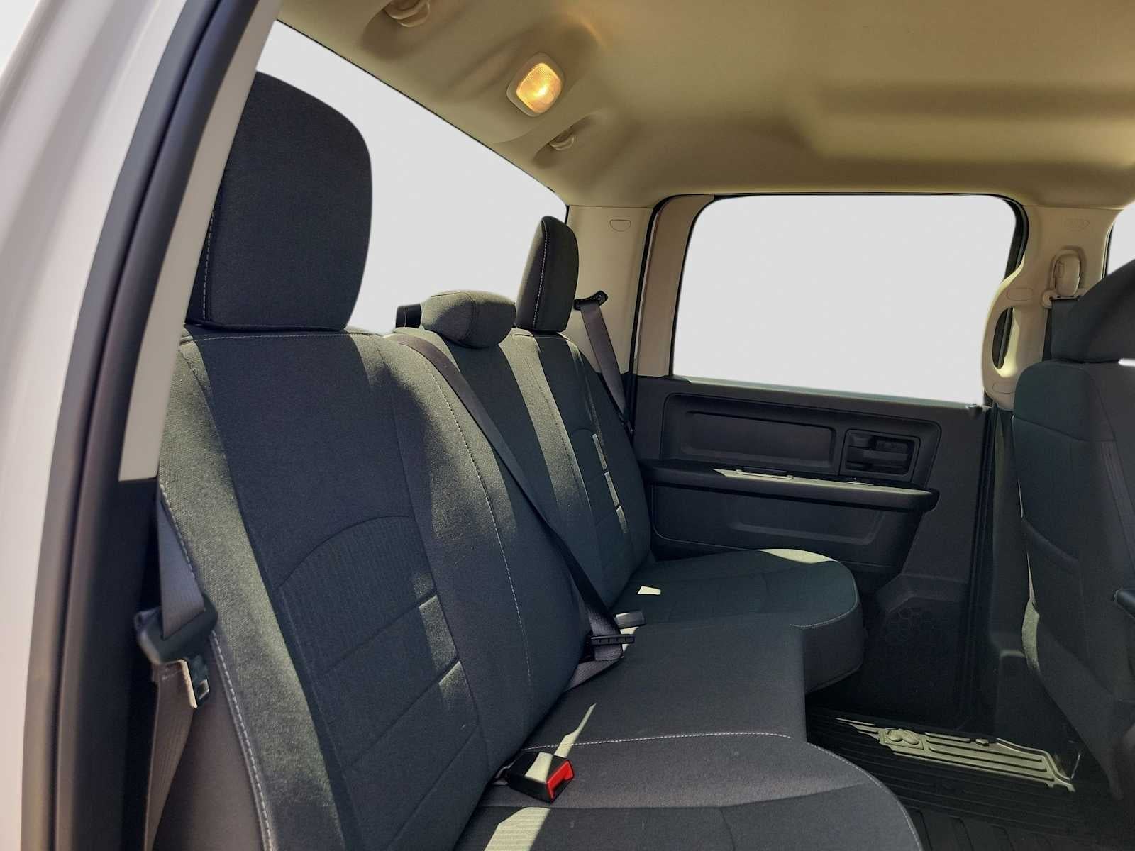 2024 RAM 1500 Classic Tradesman Crew Cab 4x4 5'7' Box