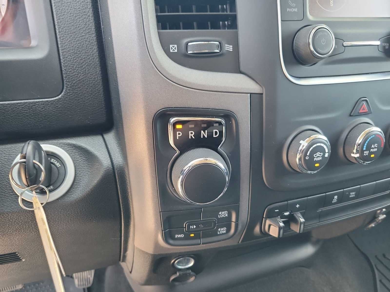 2024 RAM 1500 Classic Tradesman Crew Cab 4x4 5'7' Box