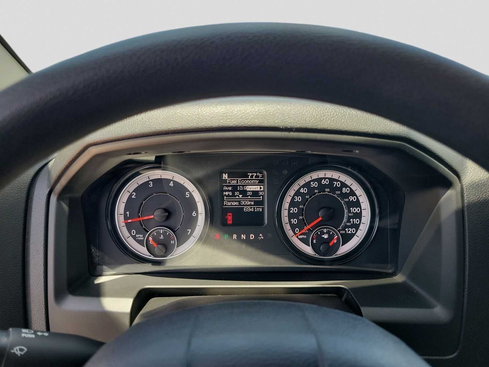2024 RAM 1500 Classic Tradesman Crew Cab 4x4 5'7' Box