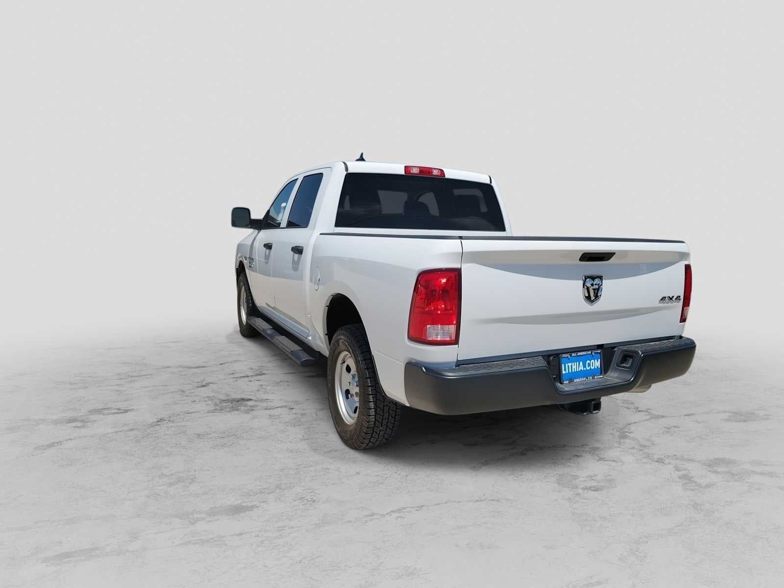 2024 RAM 1500 Classic Tradesman Crew Cab 4x4 5'7' Box