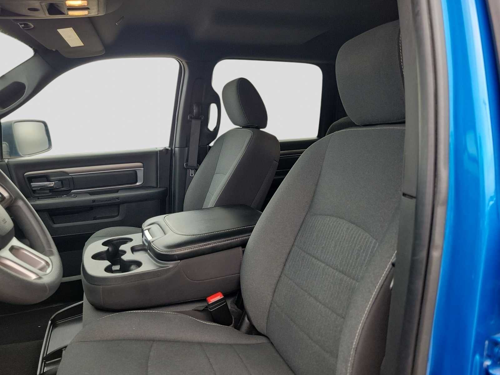 2024 RAM 1500 Classic Warlock Crew Cab 4x4 5'7' Box