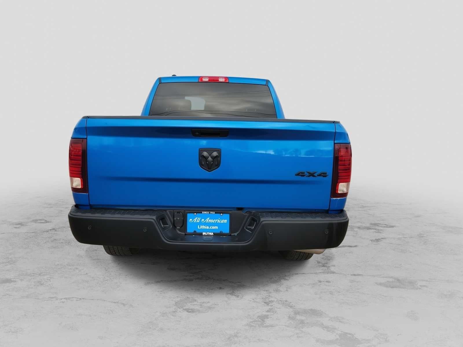 2024 RAM 1500 Classic Warlock Crew Cab 4x4 5'7' Box