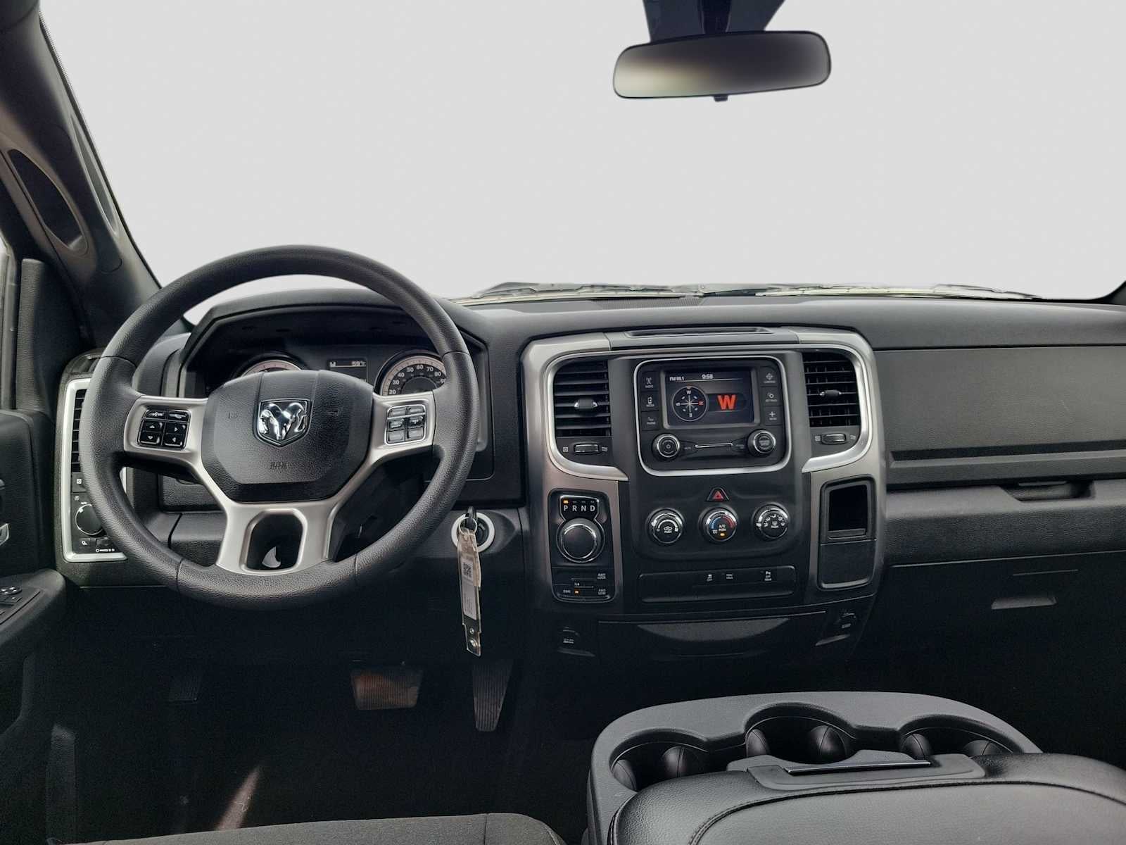 2024 RAM 1500 Classic Warlock Crew Cab 4x4 5'7' Box