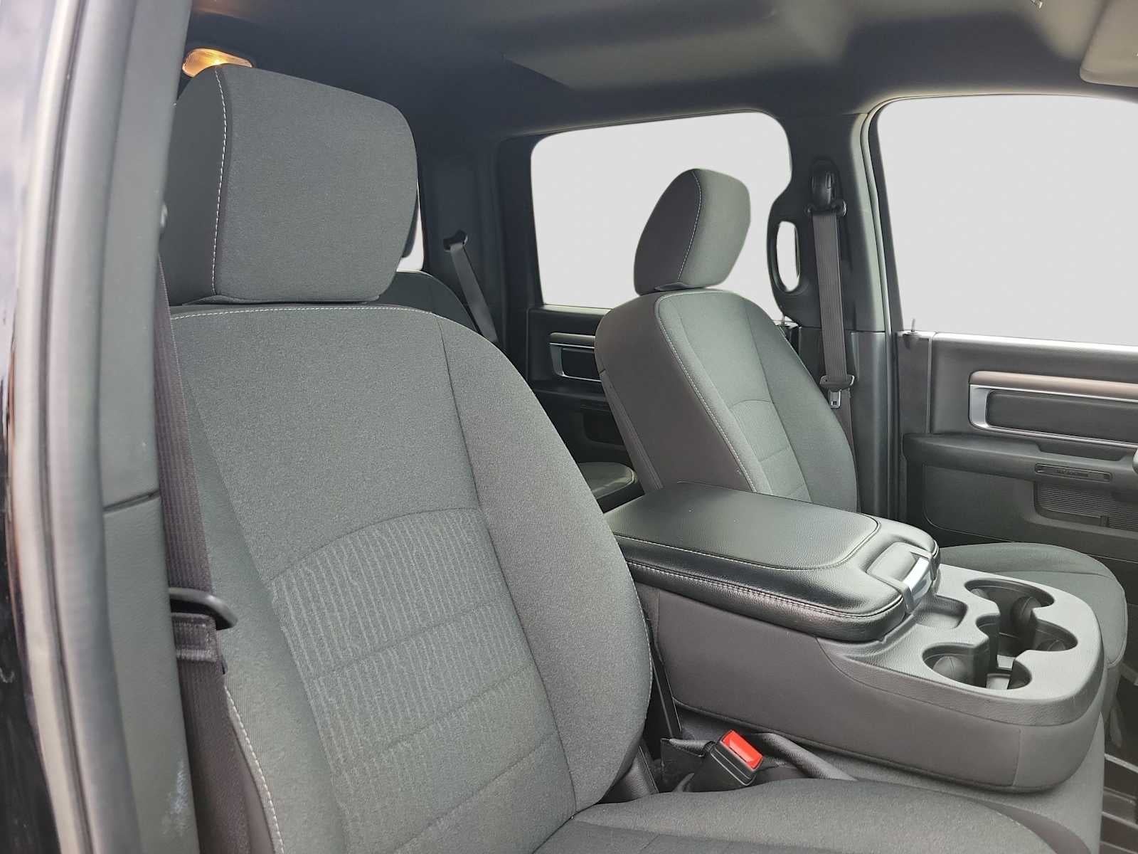 2024 RAM 1500 Classic Warlock Crew Cab 4x4 5'7' Box