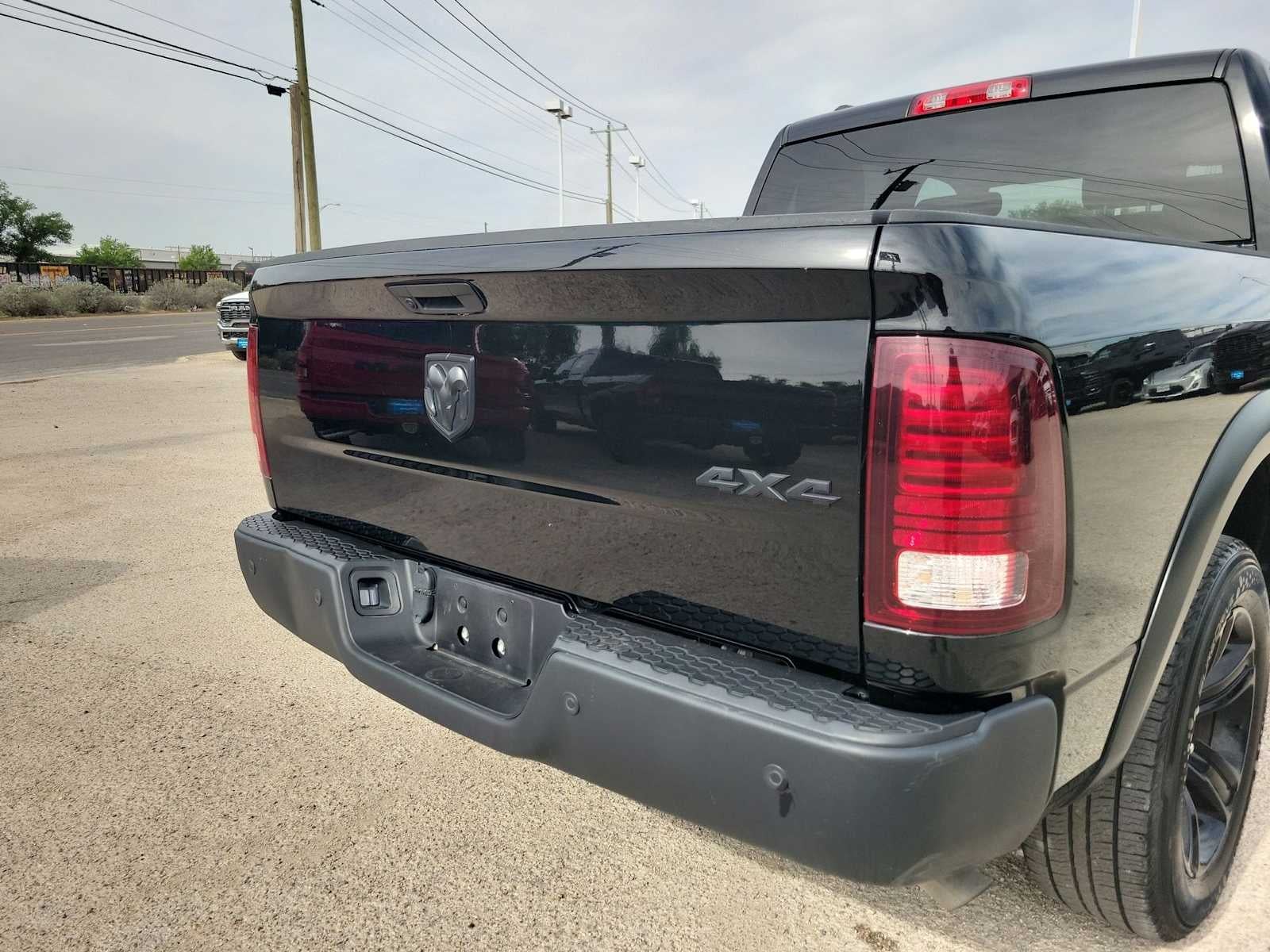 2024 RAM 1500 Classic Warlock Crew Cab 4x4 5'7' Box