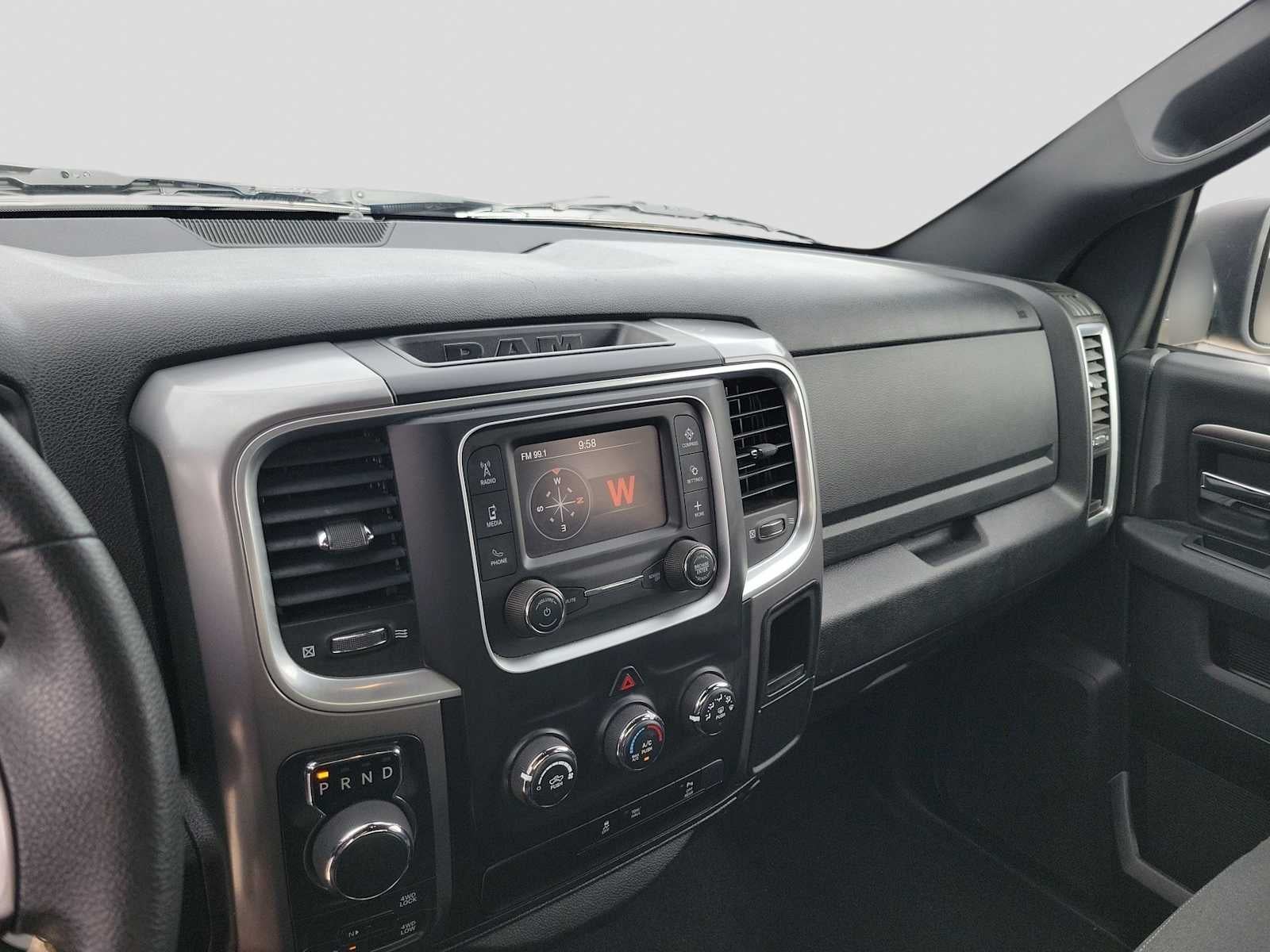 2024 RAM 1500 Classic Warlock Crew Cab 4x4 5'7' Box
