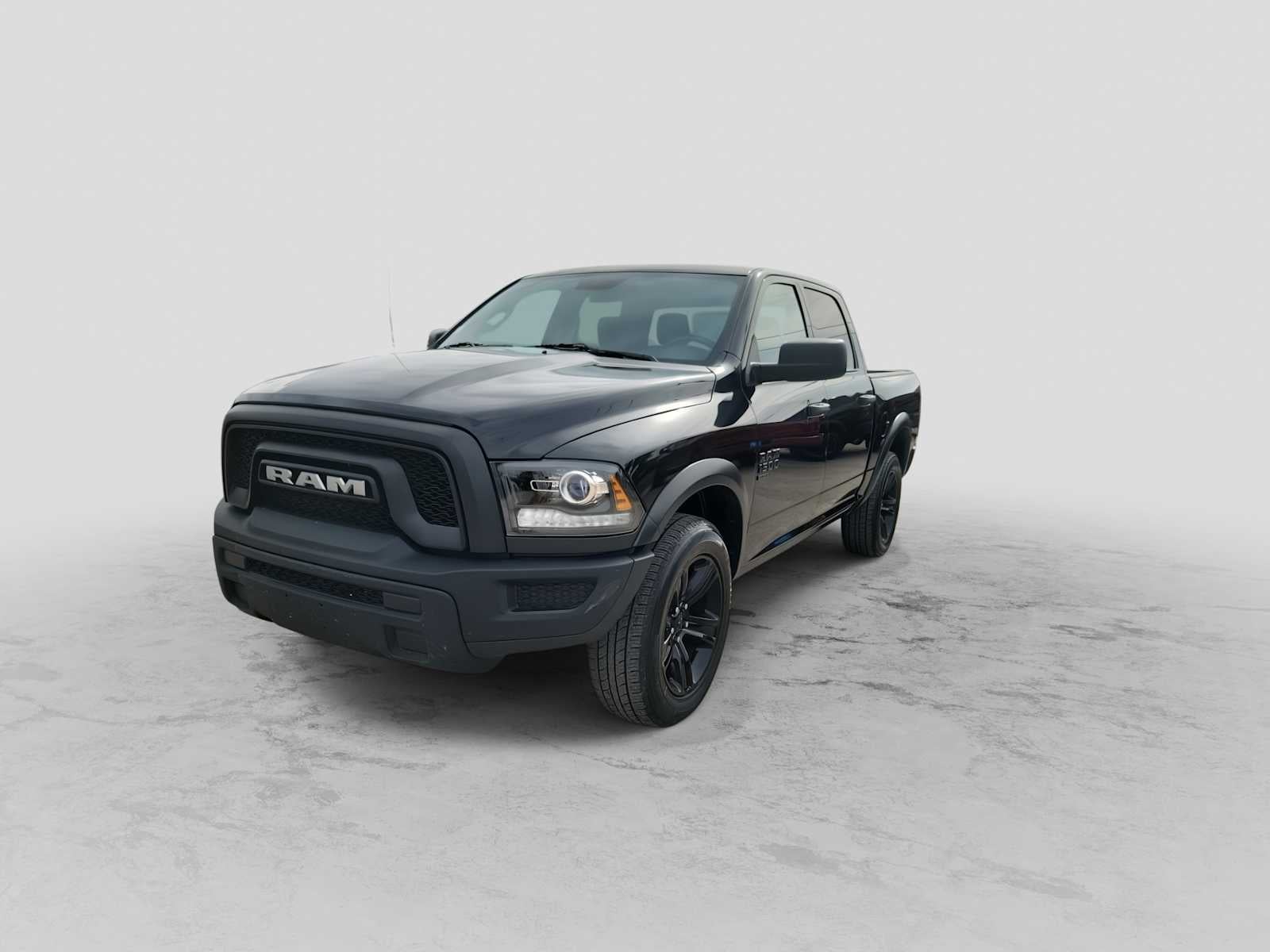 2024 RAM 1500 Classic Warlock Crew Cab 4x4 5'7' Box
