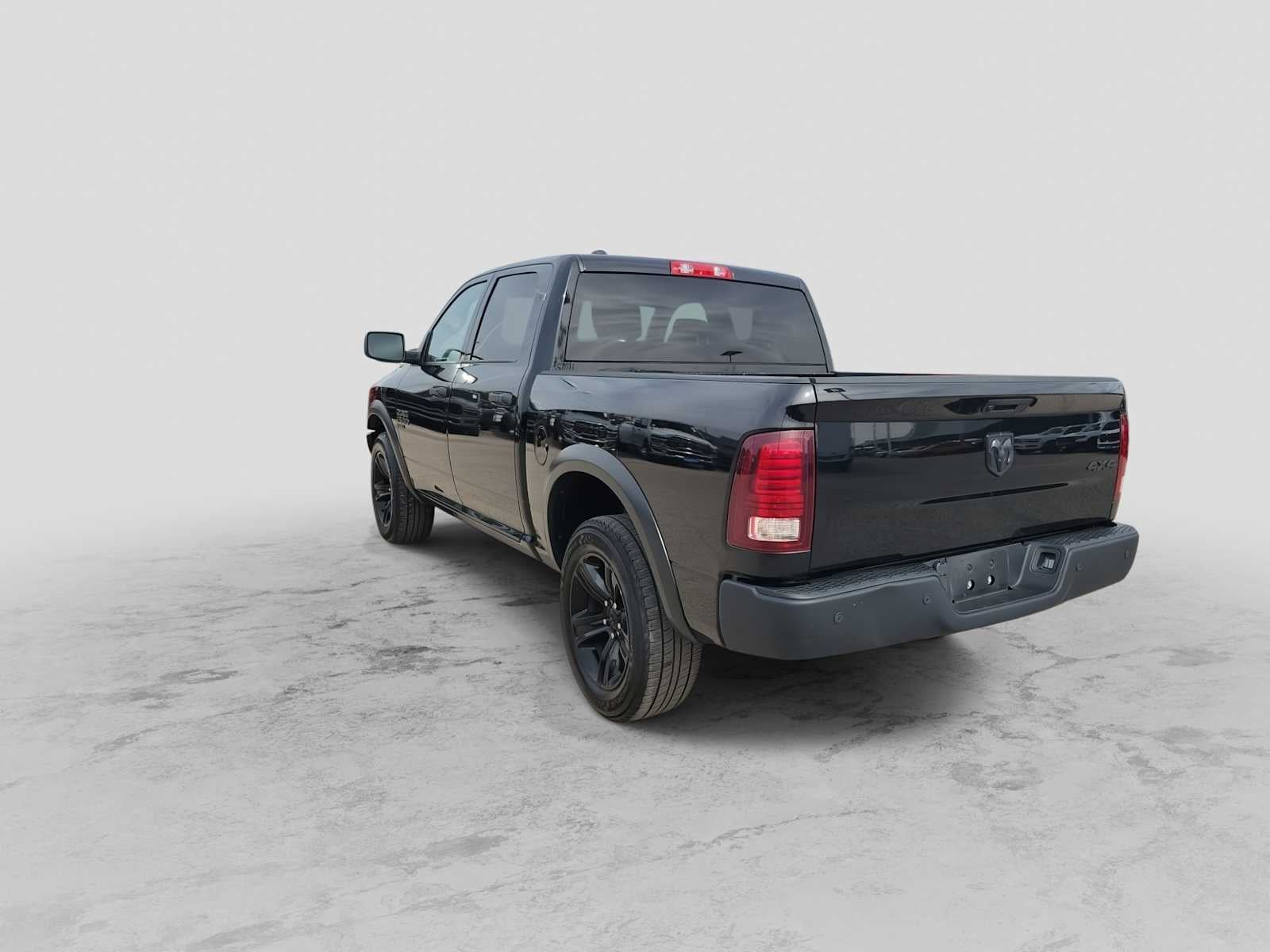 2024 RAM 1500 Classic Warlock Crew Cab 4x4 5'7' Box