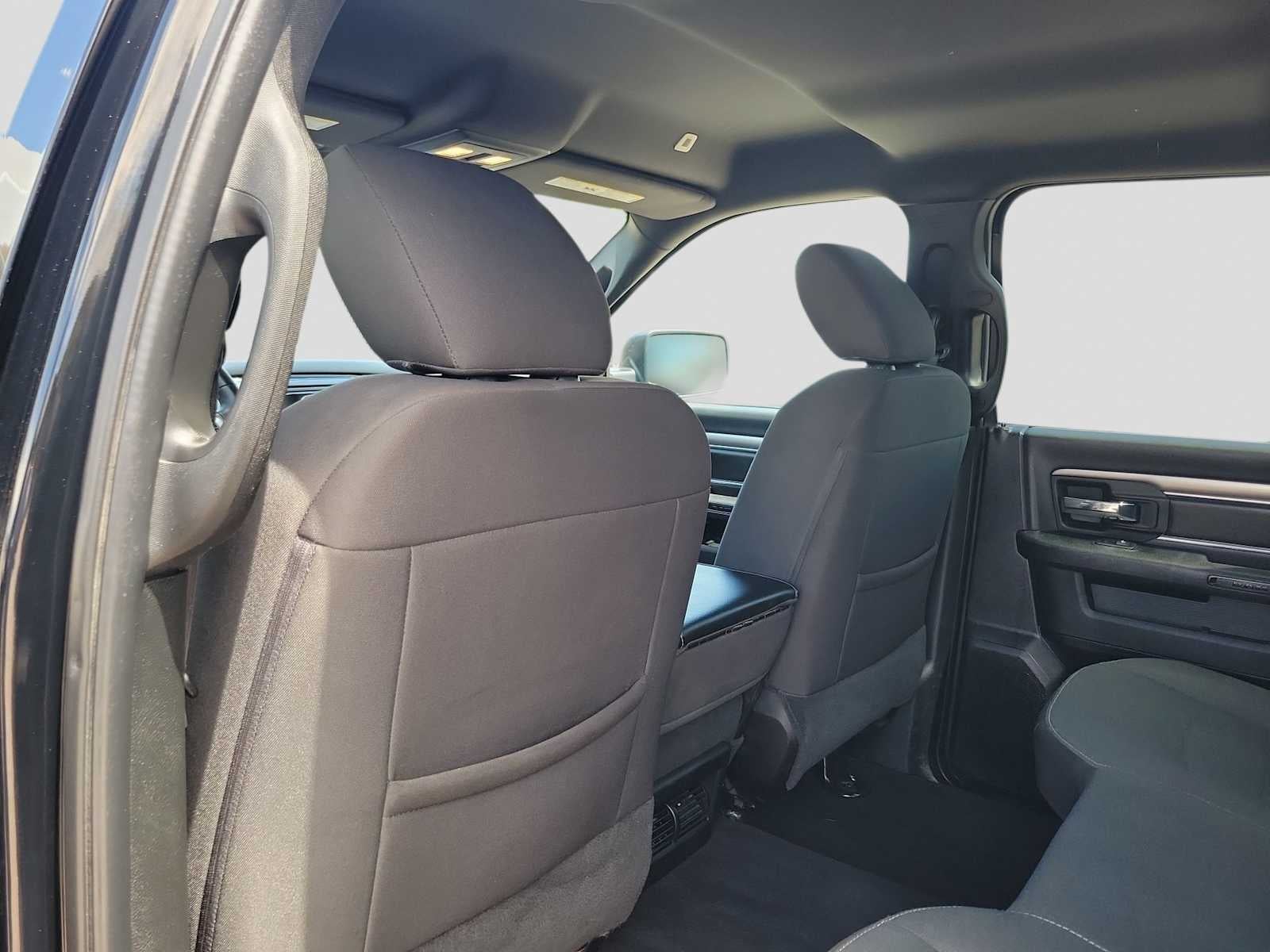 2024 RAM 1500 Classic Warlock Crew Cab 4x4 5'7' Box