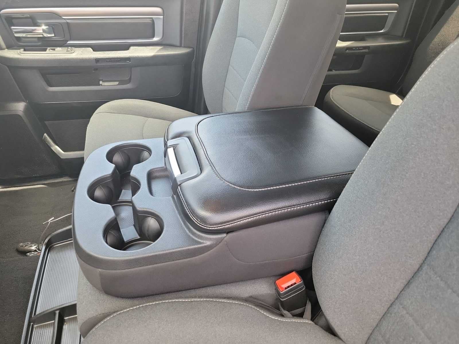 2024 RAM 1500 Classic Warlock Crew Cab 4x4 5'7' Box