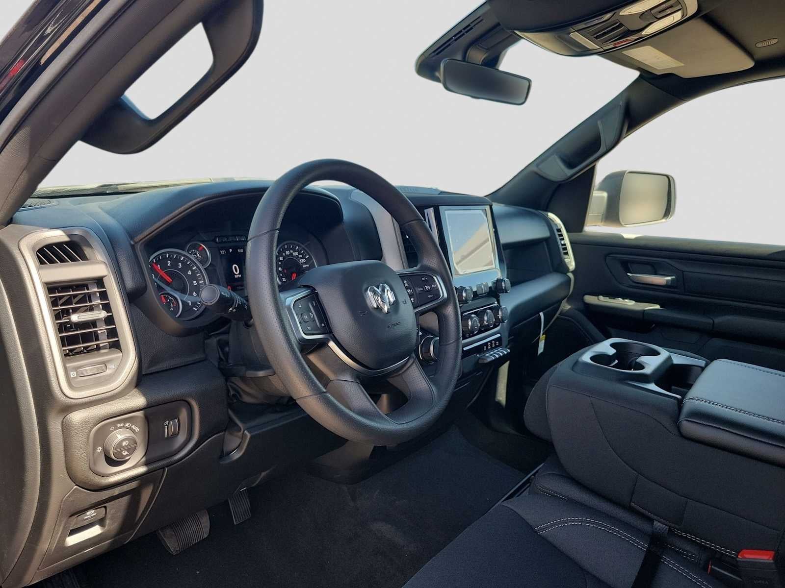 2026 RAM 1500 RAM 1500 EXPRESS CREW CAB 4X2 5'7' BOX