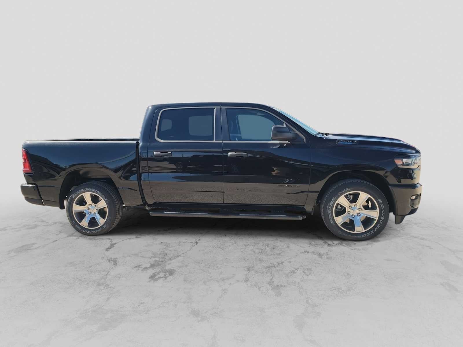 2026 RAM 1500 RAM 1500 EXPRESS CREW CAB 4X2 5'7' BOX
