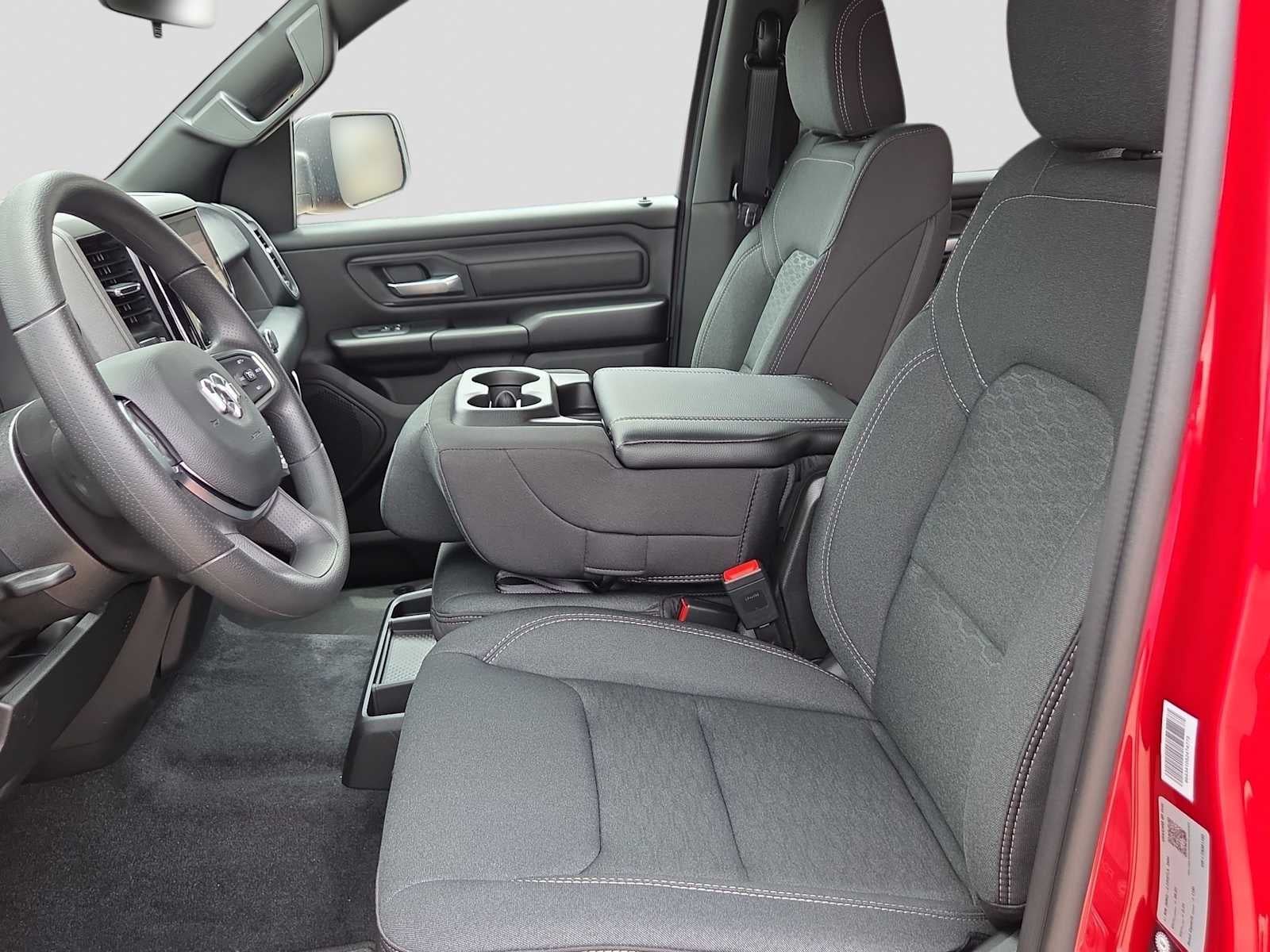 2026 RAM 1500 RAM 1500 EXPRESS CREW CAB 4X2 5'7' BOX