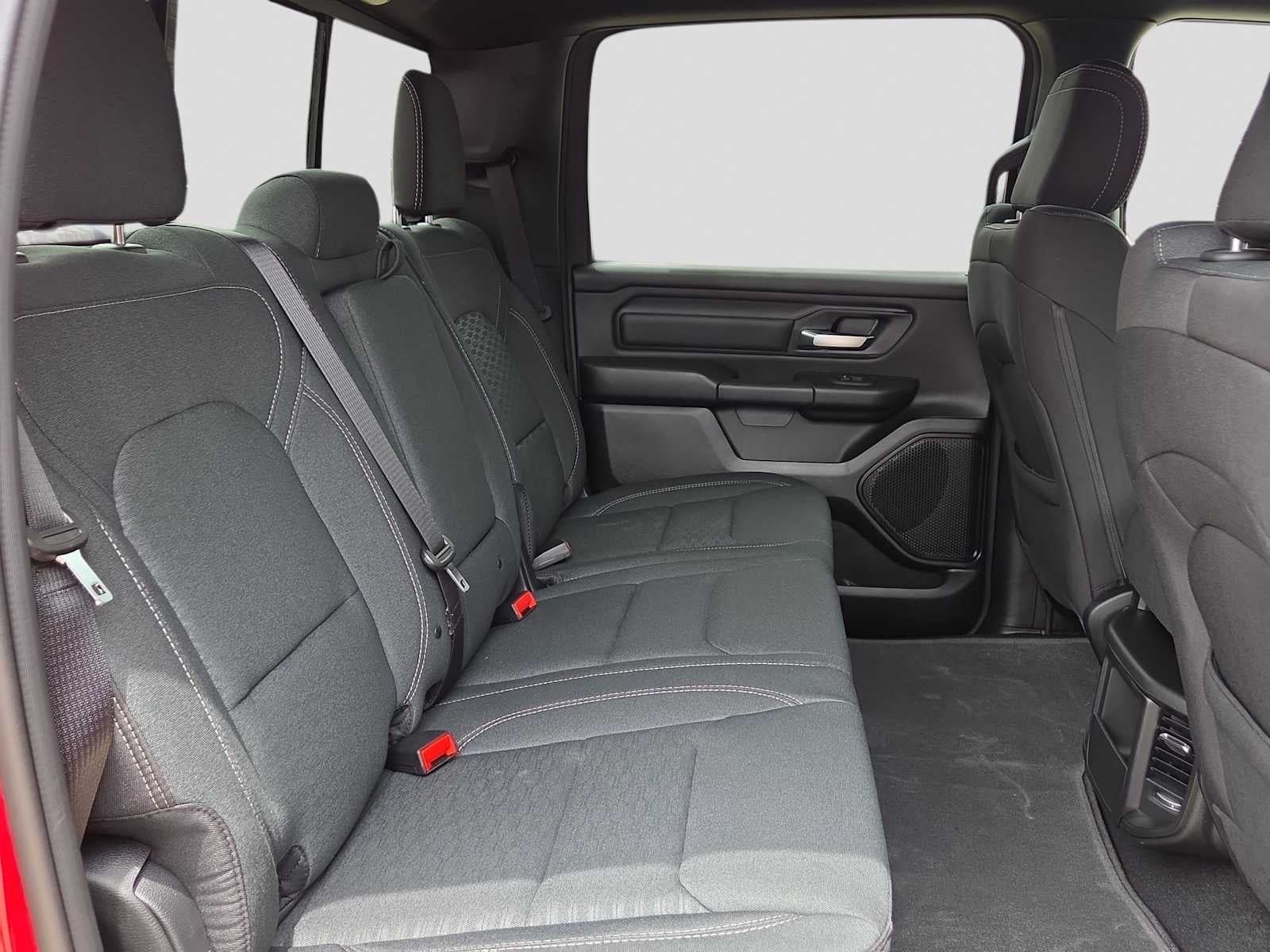 2026 RAM 1500 RAM 1500 EXPRESS CREW CAB 4X2 5'7' BOX