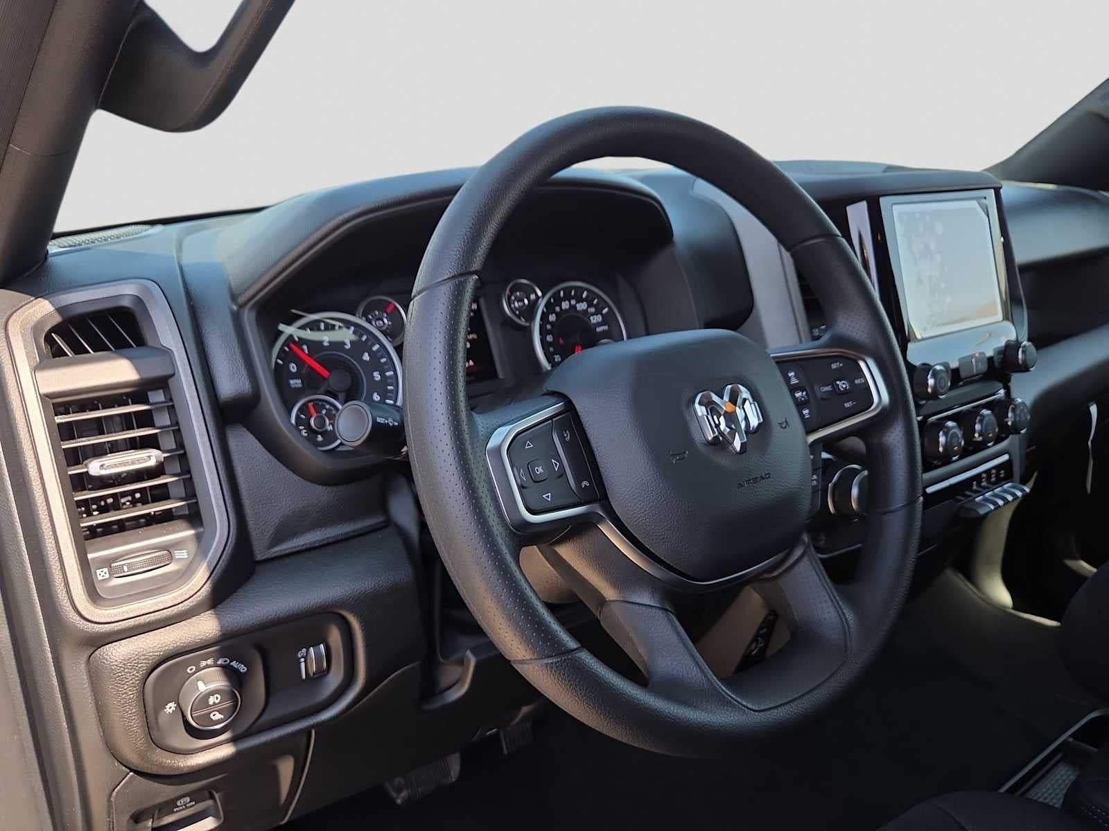 2026 RAM 1500 RAM 1500 EXPRESS CREW CAB 4X2 5'7' BOX