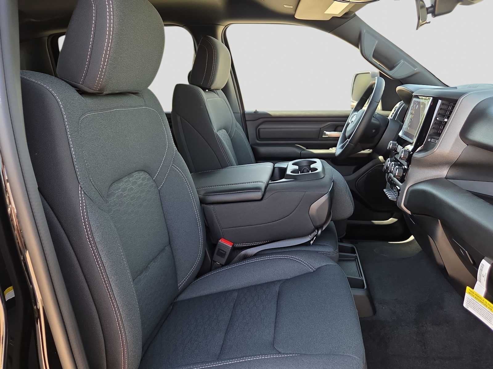 2026 RAM 1500 RAM 1500 EXPRESS CREW CAB 4X2 5'7' BOX