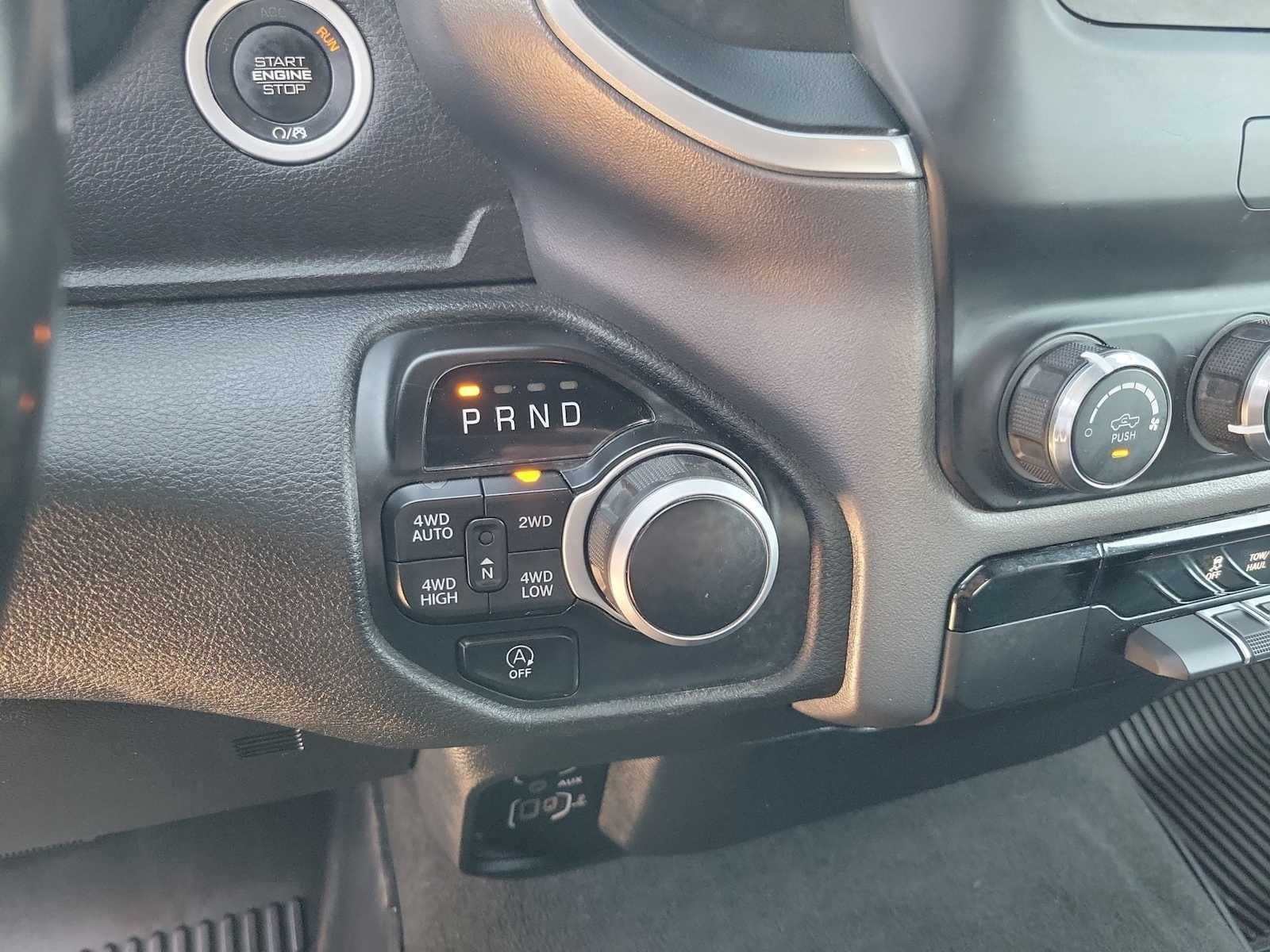 2022 RAM 1500 Big Horn Crew Cab 4x4 5'7' Box