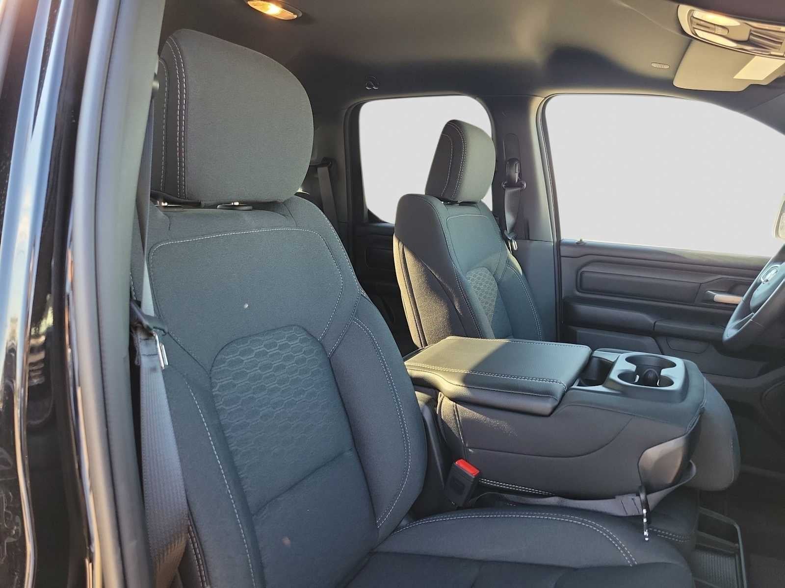 2026 RAM 1500 RAM 1500 TRADESMAN QUAD CAB 4X2 6'4' BOX