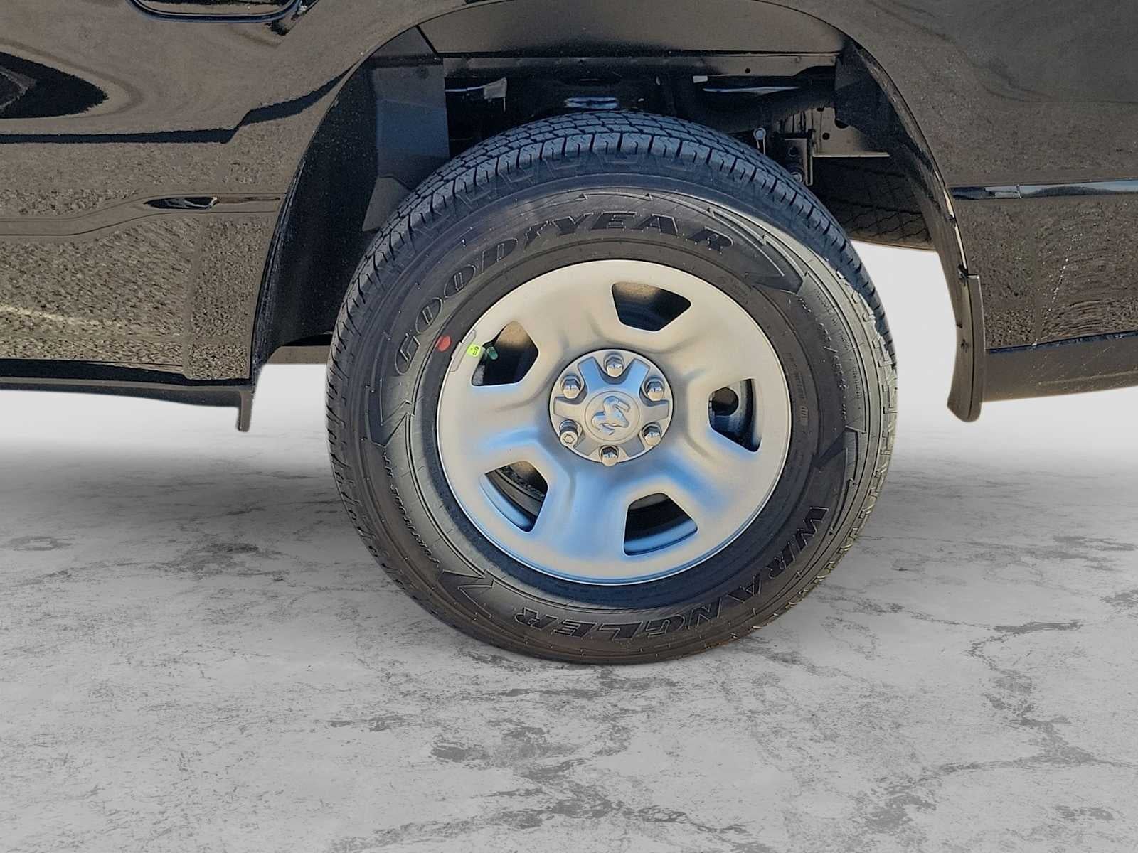 2026 RAM 1500 RAM 1500 TRADESMAN QUAD CAB 4X2 6'4' BOX