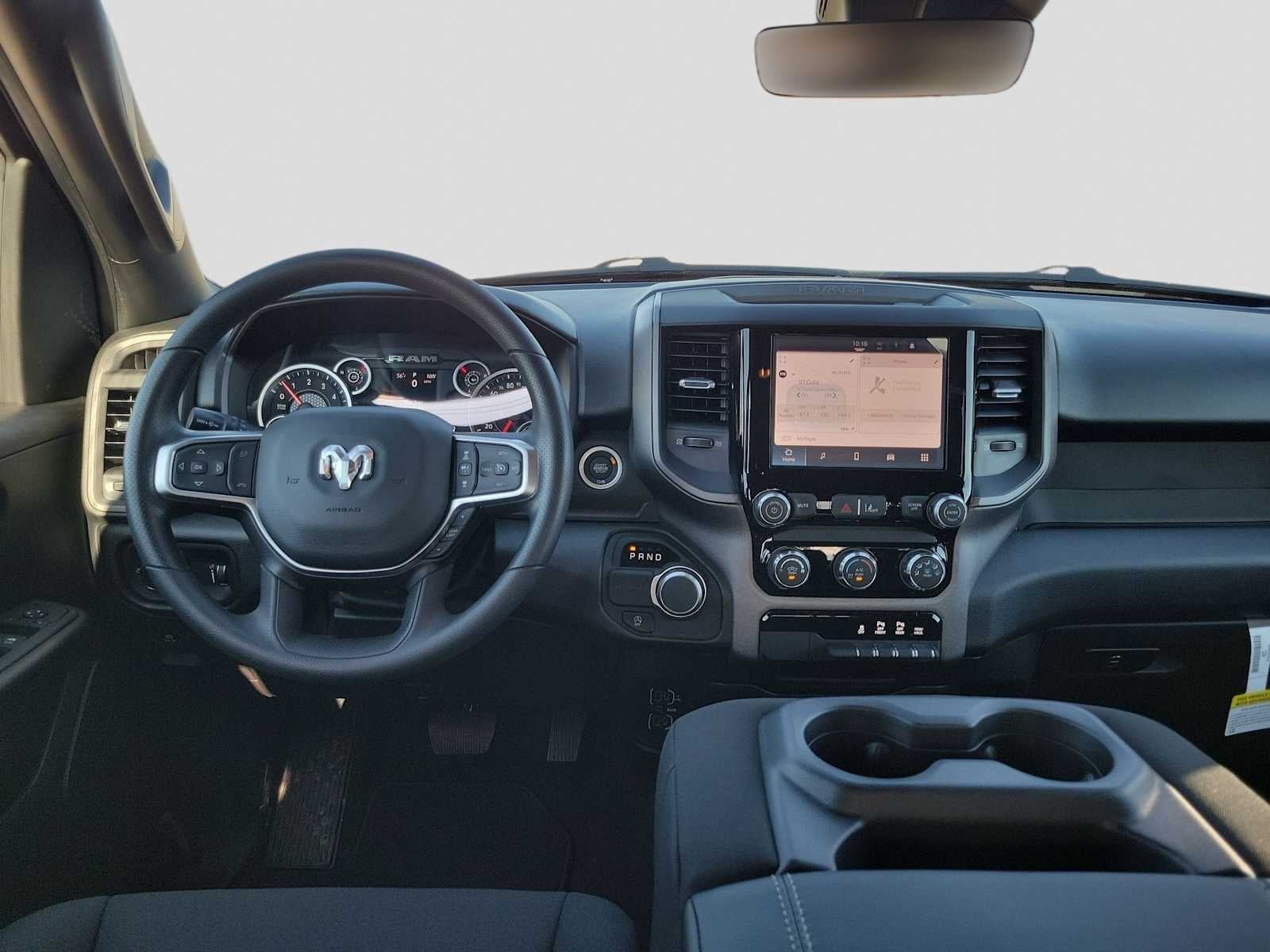 2026 RAM 1500 RAM 1500 TRADESMAN QUAD CAB 4X2 6'4' BOX