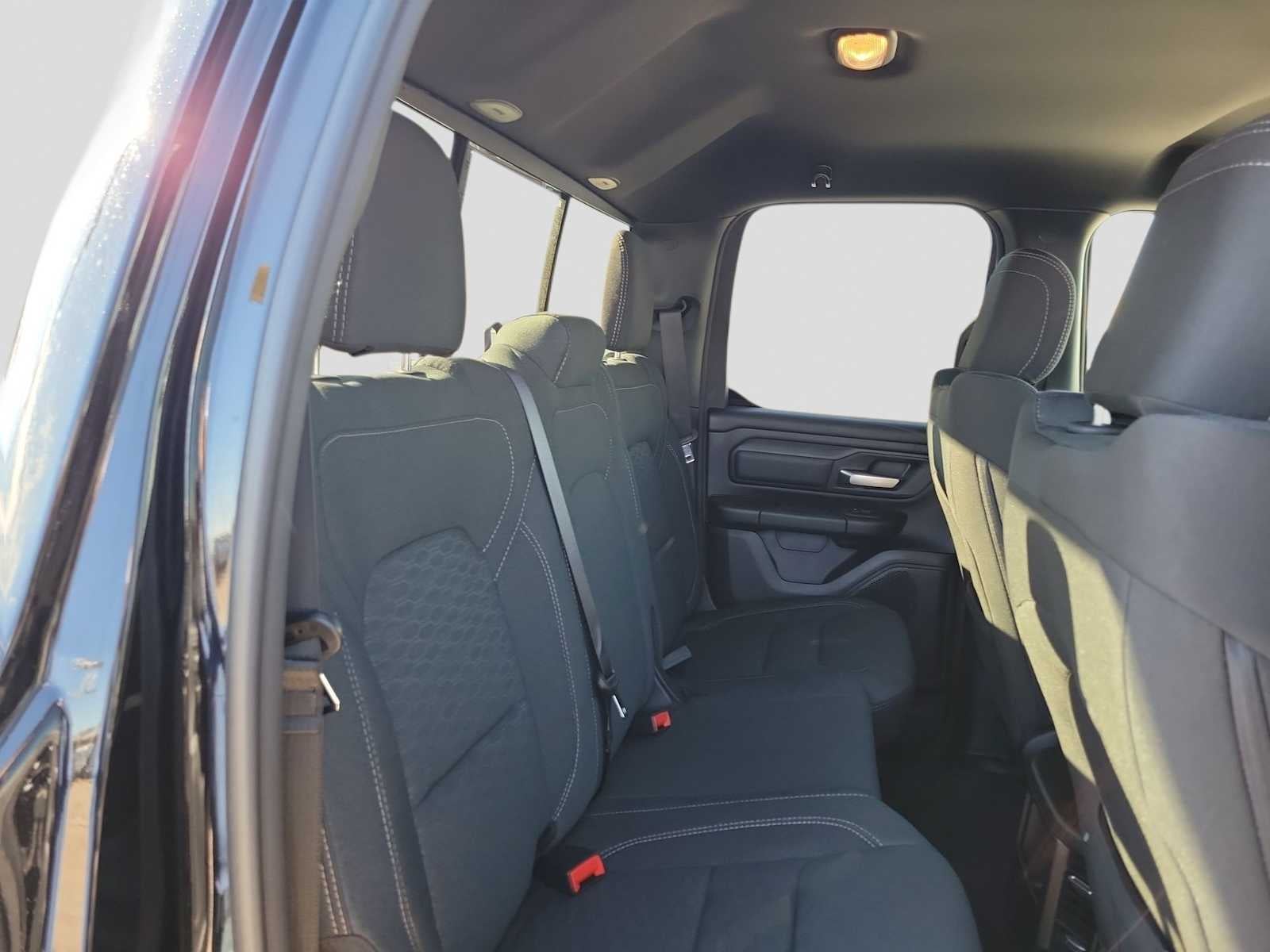 2026 RAM 1500 RAM 1500 TRADESMAN QUAD CAB 4X2 6'4' BOX