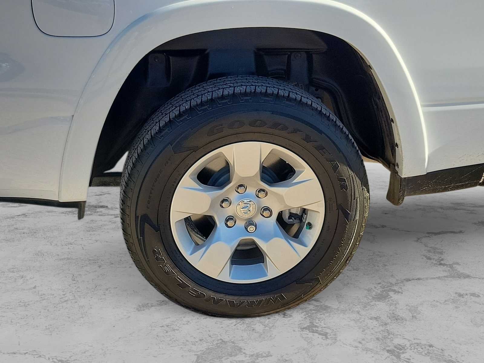 2025 RAM 1500 Lone Star Crew Cab 4x4 5'7' Box