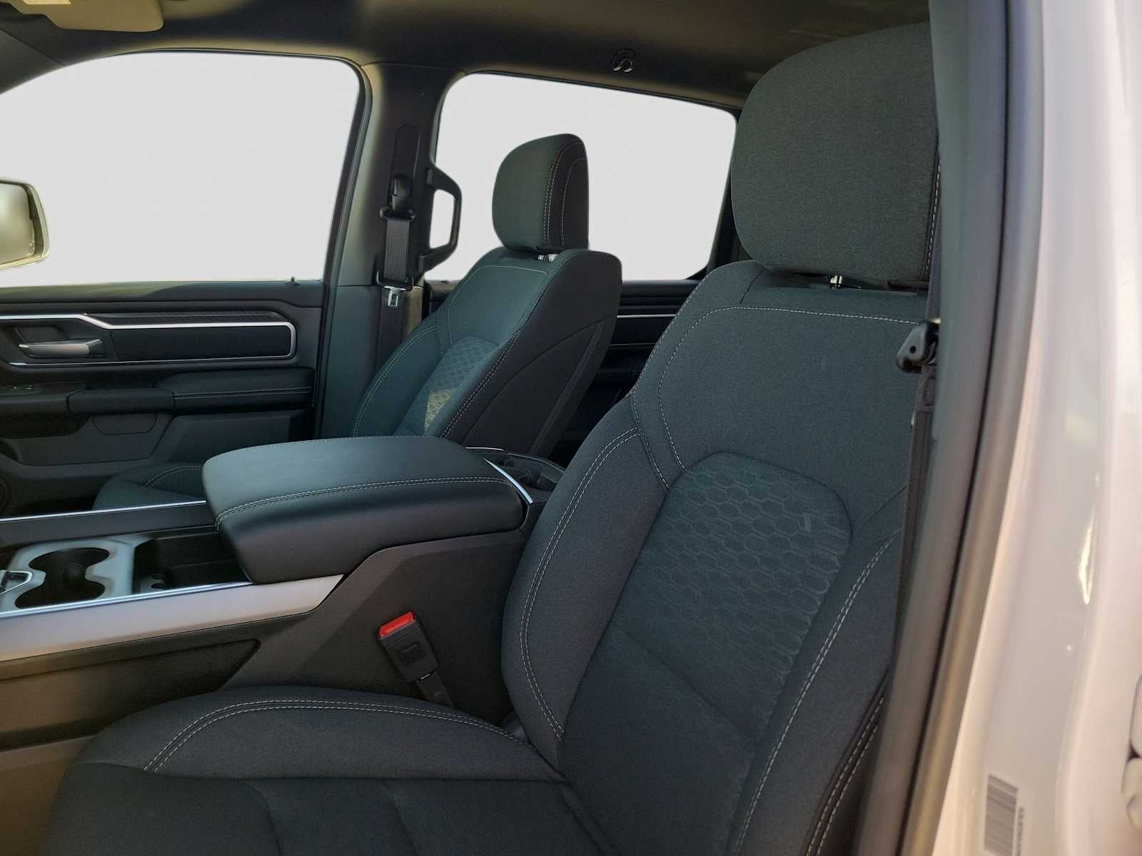 2026 RAM 1500 RAM 1500 LONE STAR CREW CAB 4X4 5'7' BOX