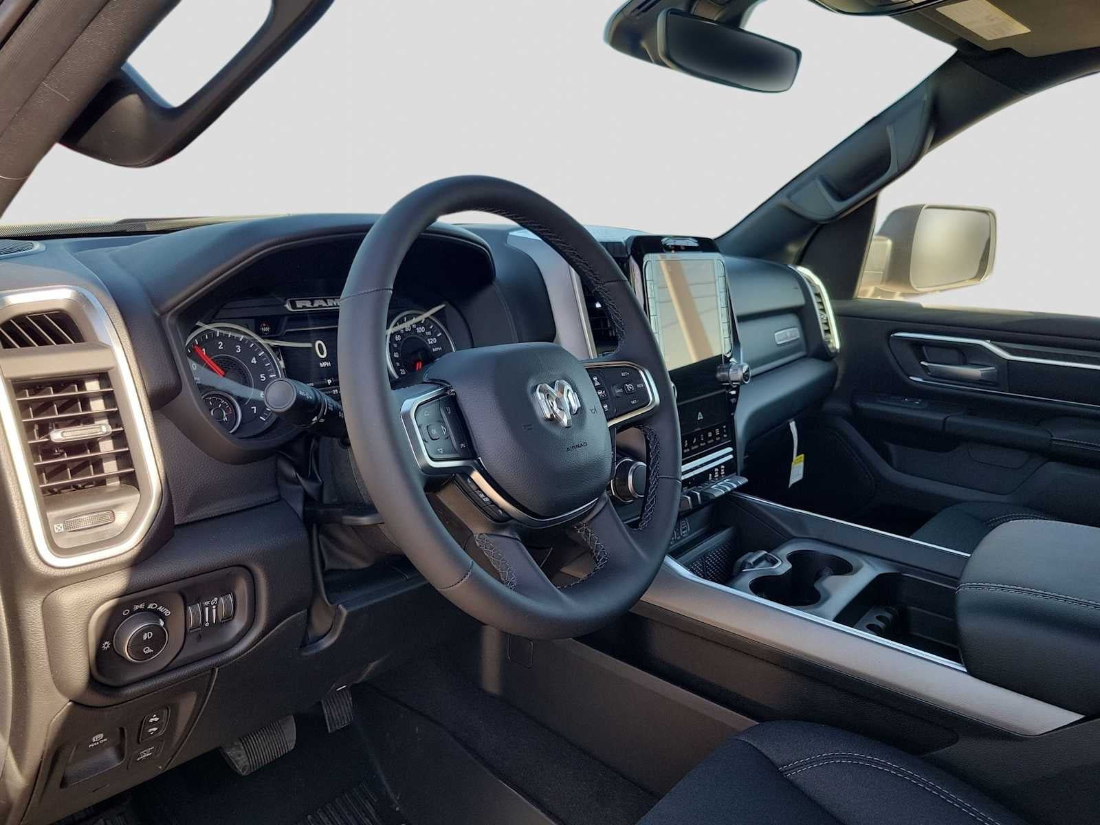 2026 RAM 1500 RAM 1500 LONE STAR CREW CAB 4X4 5'7' BOX