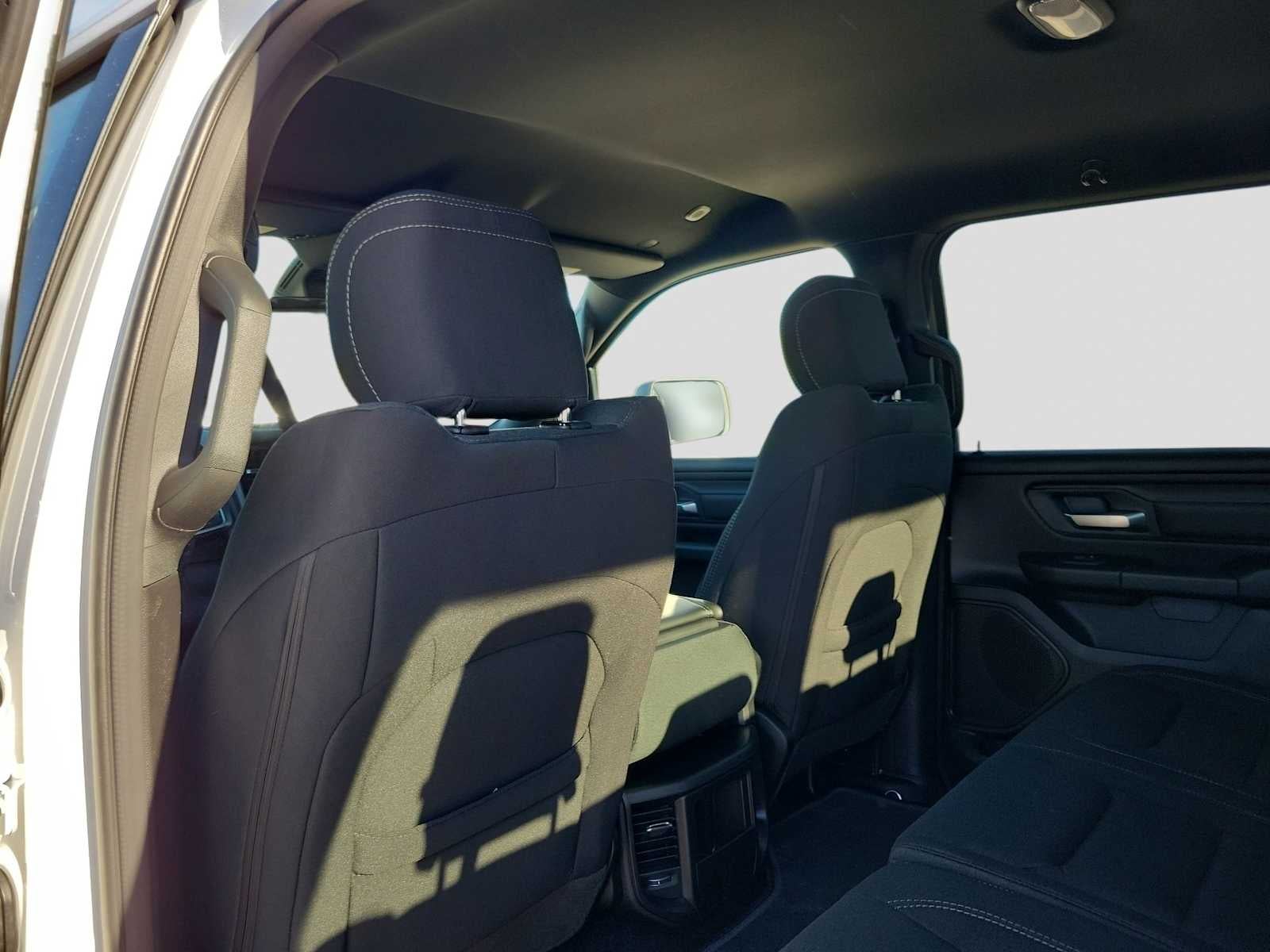 2026 RAM 1500 RAM 1500 EXPRESS CREW CAB 4X4 5'7' BOX