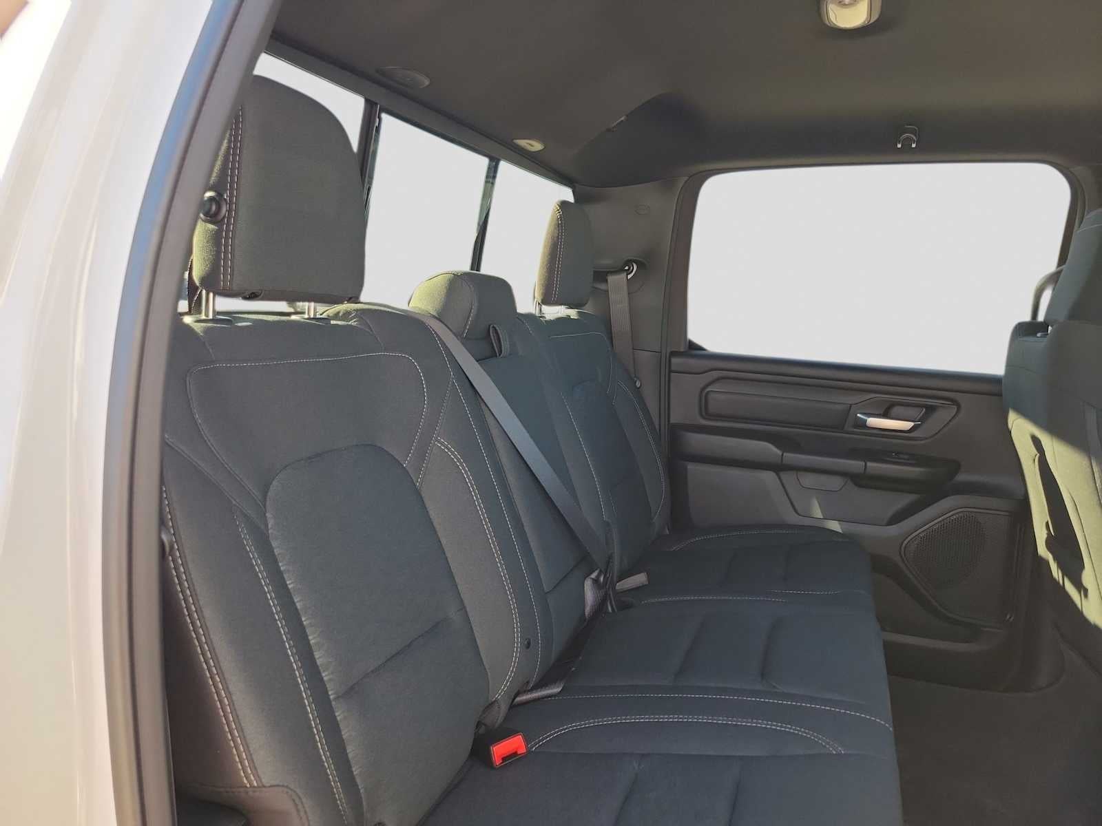 2026 RAM 1500 RAM 1500 EXPRESS CREW CAB 4X4 5'7' BOX