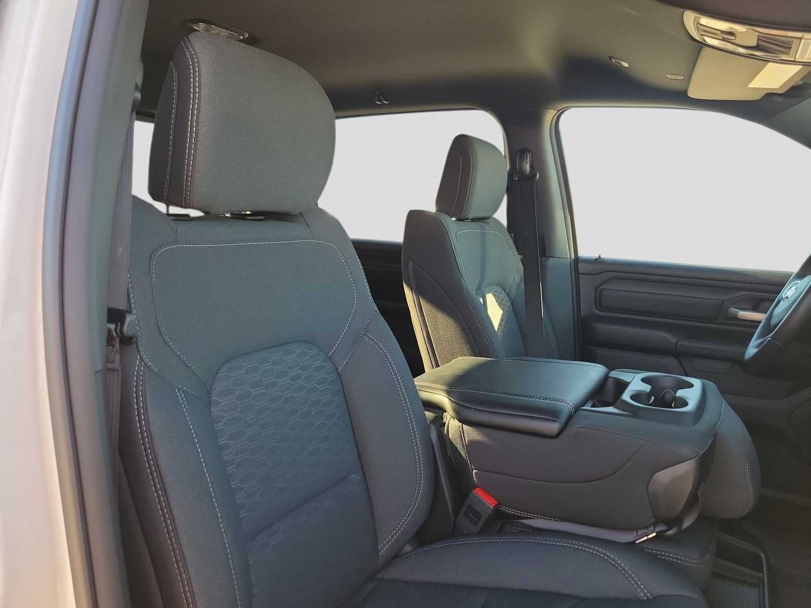 2026 RAM 1500 RAM 1500 EXPRESS CREW CAB 4X4 5'7' BOX