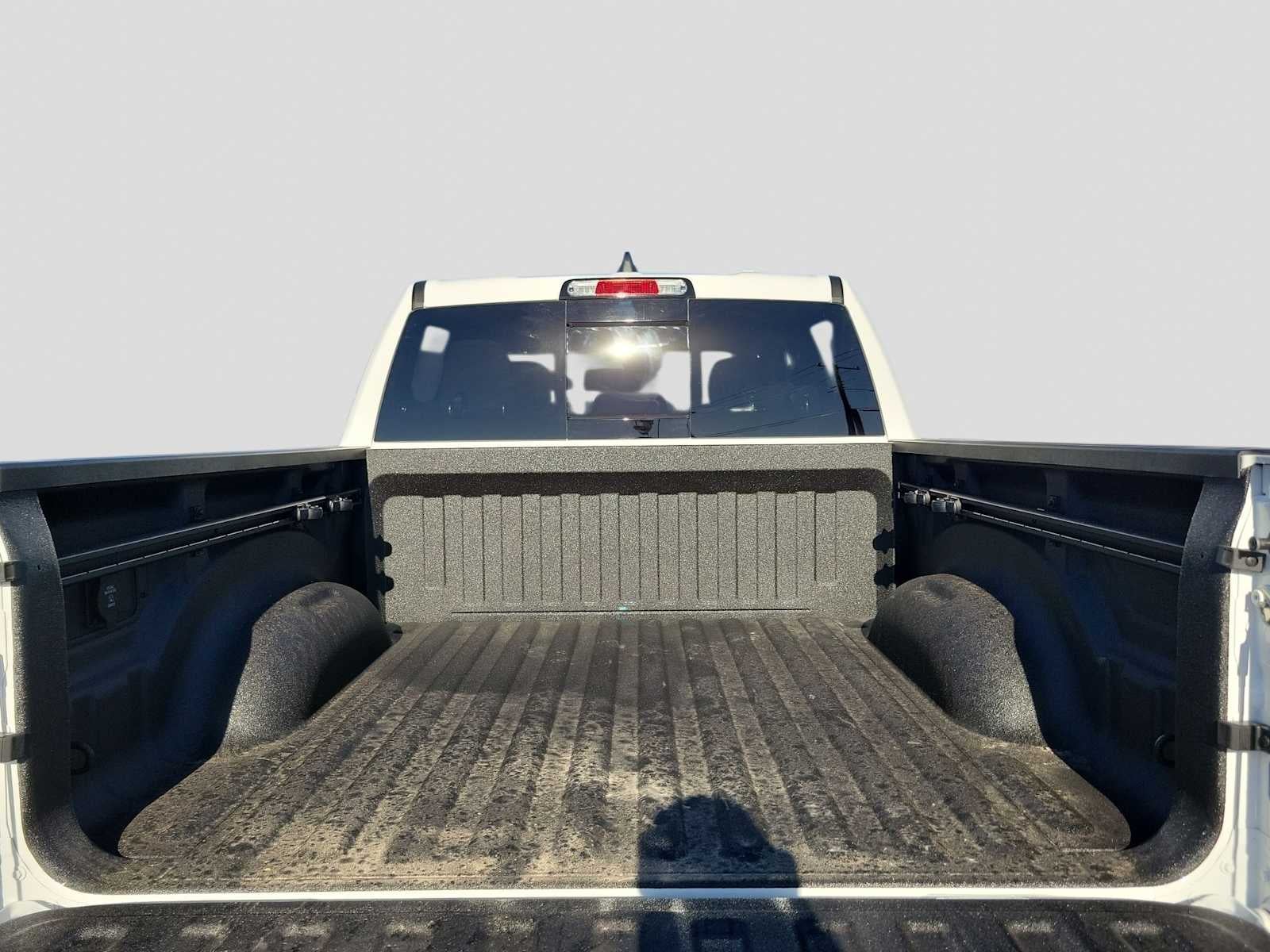 2026 RAM 1500 RAM 1500 EXPRESS CREW CAB 4X4 5'7' BOX