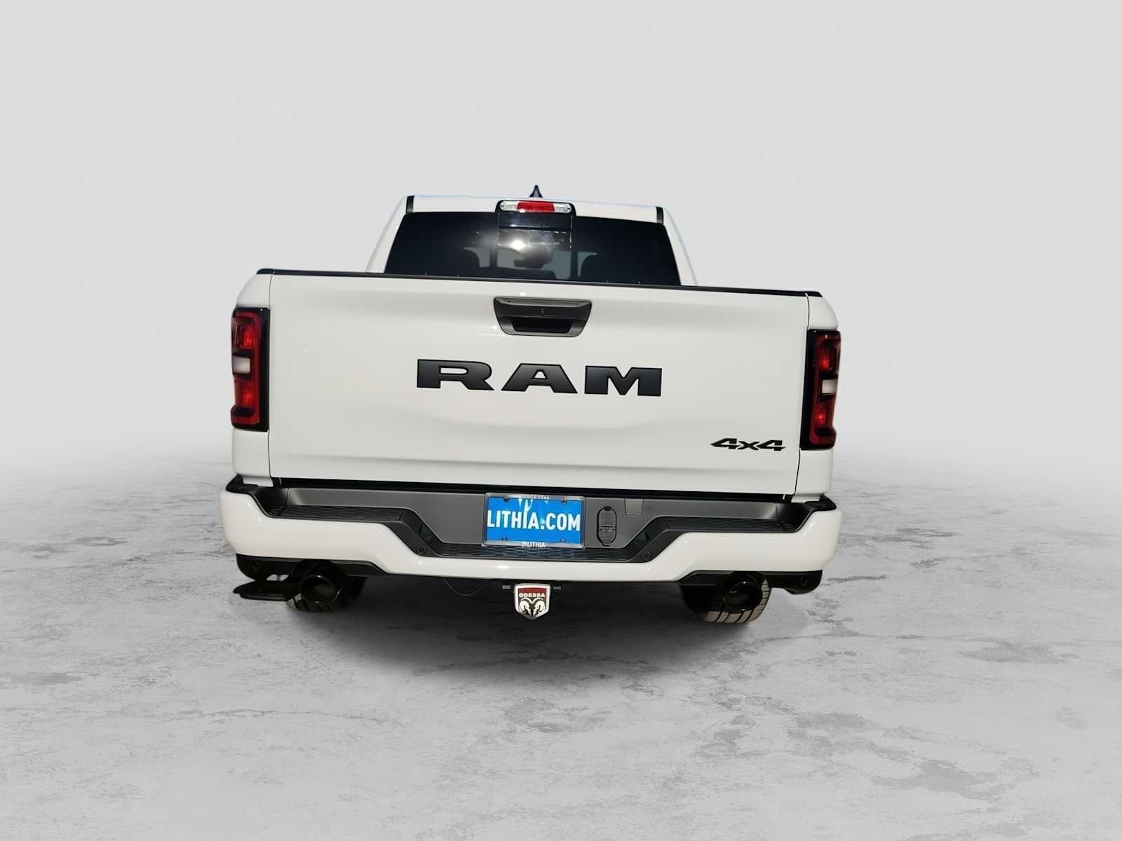 2026 RAM 1500 RAM 1500 EXPRESS CREW CAB 4X4 5'7' BOX