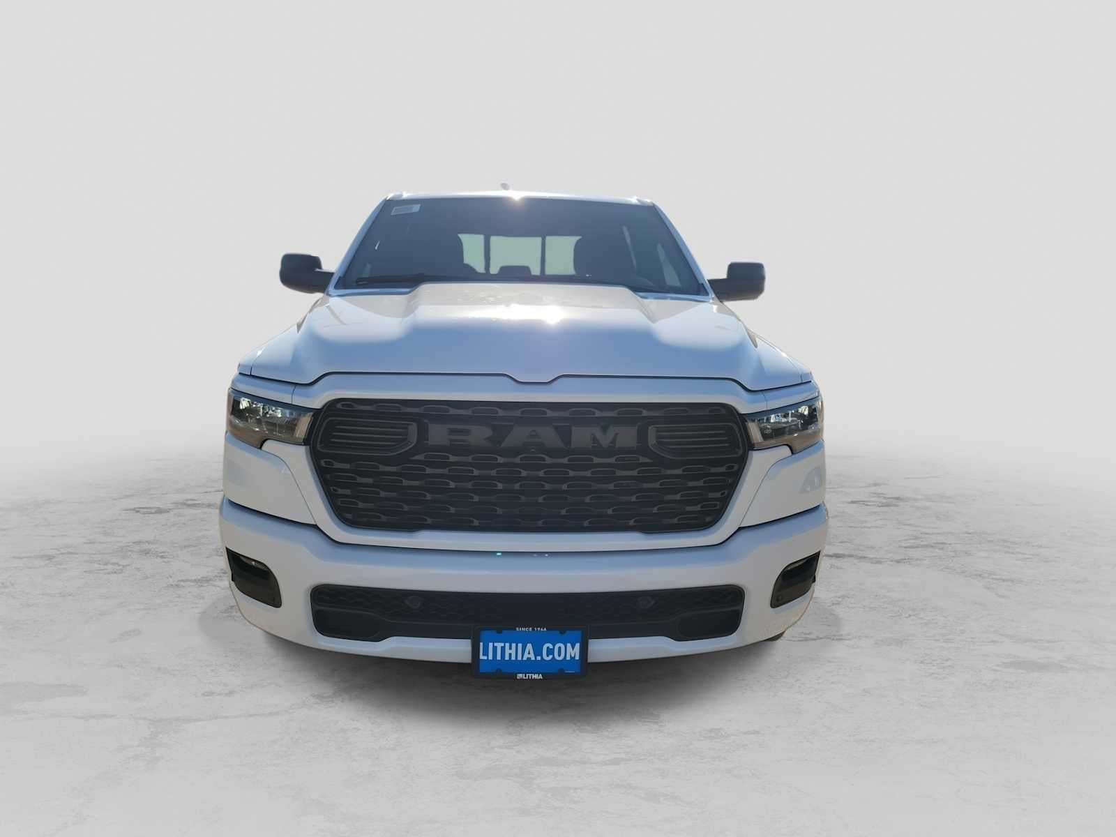 2026 RAM 1500 RAM 1500 EXPRESS CREW CAB 4X4 5'7' BOX