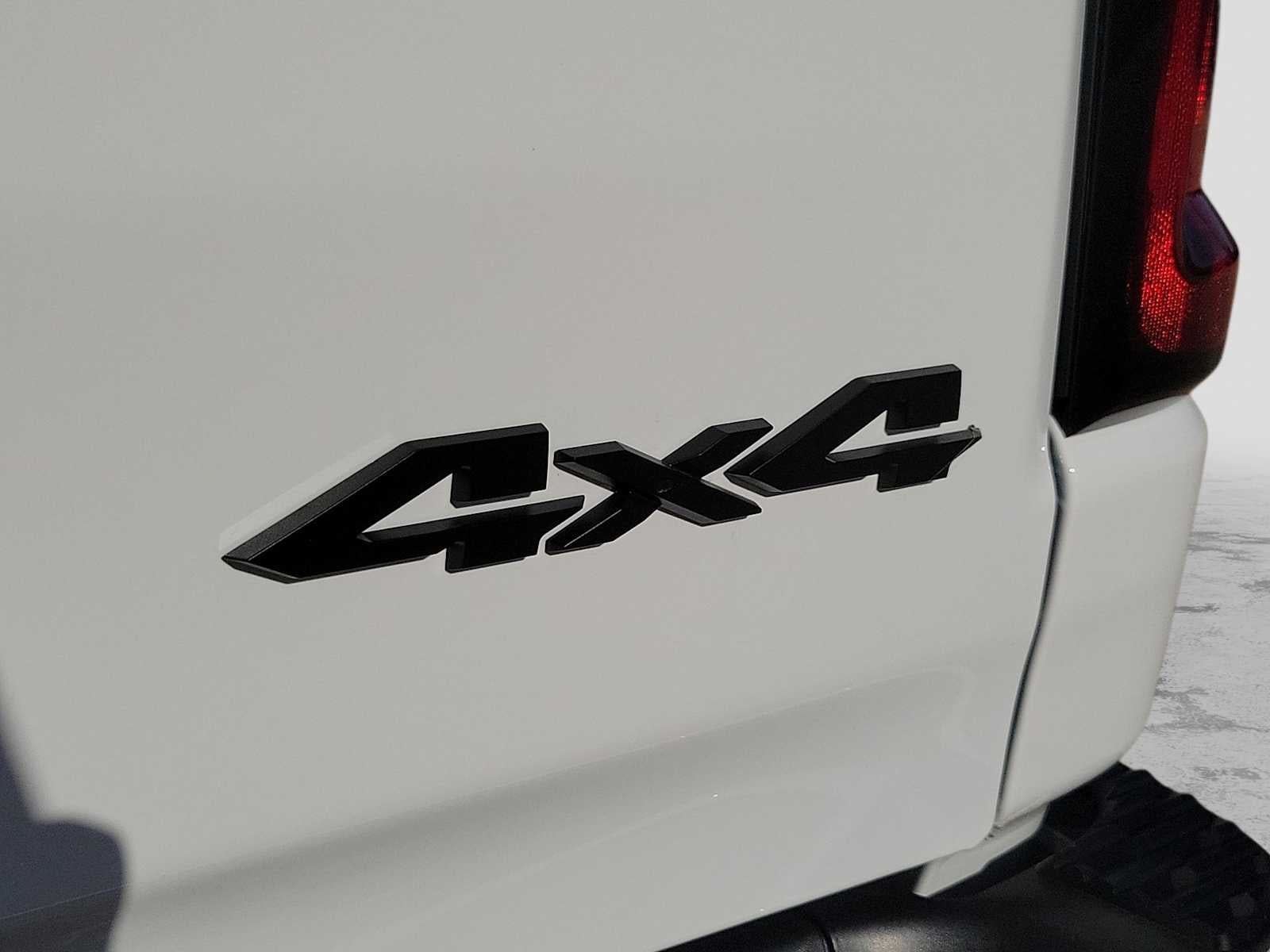 2026 RAM 1500 RAM 1500 EXPRESS CREW CAB 4X4 5'7' BOX