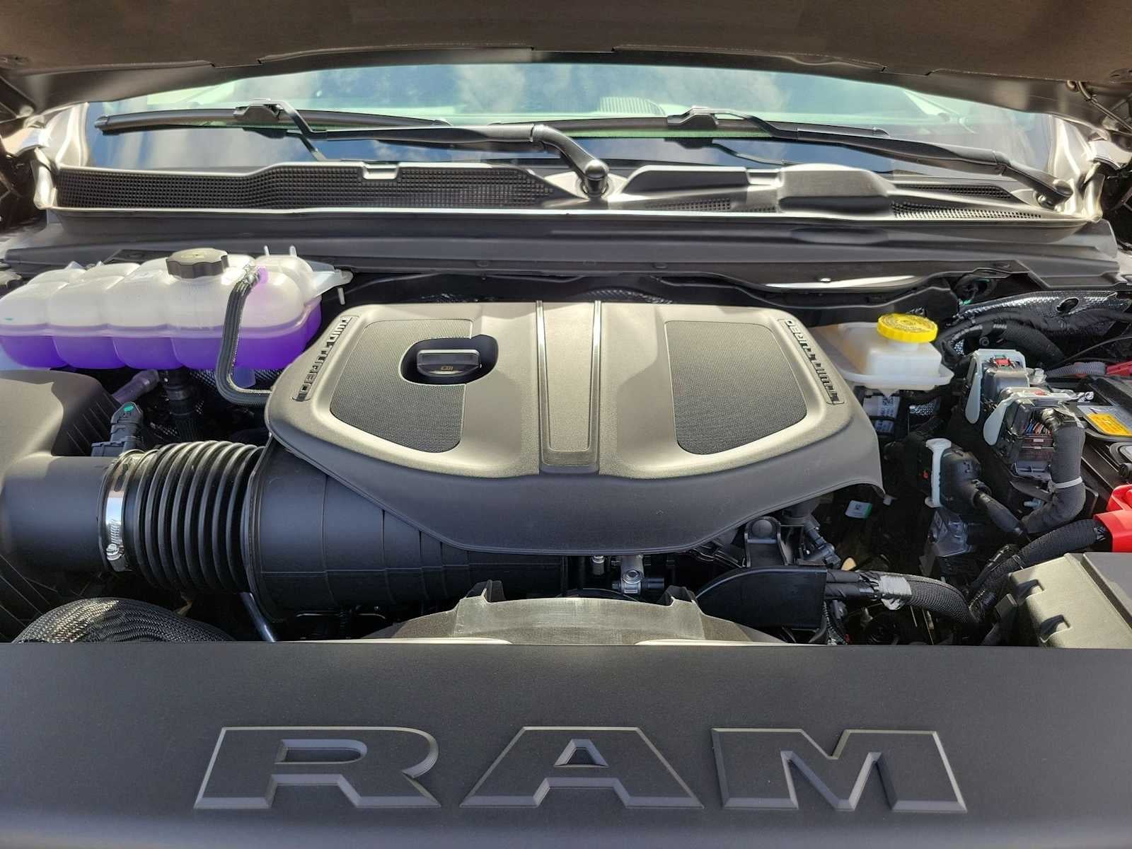 2026 RAM 1500 RAM 1500 WARLOCK CREW CAB 4X4 5'7' BOX