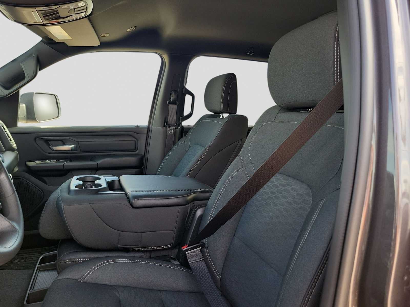 2026 RAM 1500 RAM 1500 WARLOCK CREW CAB 4X4 5'7' BOX