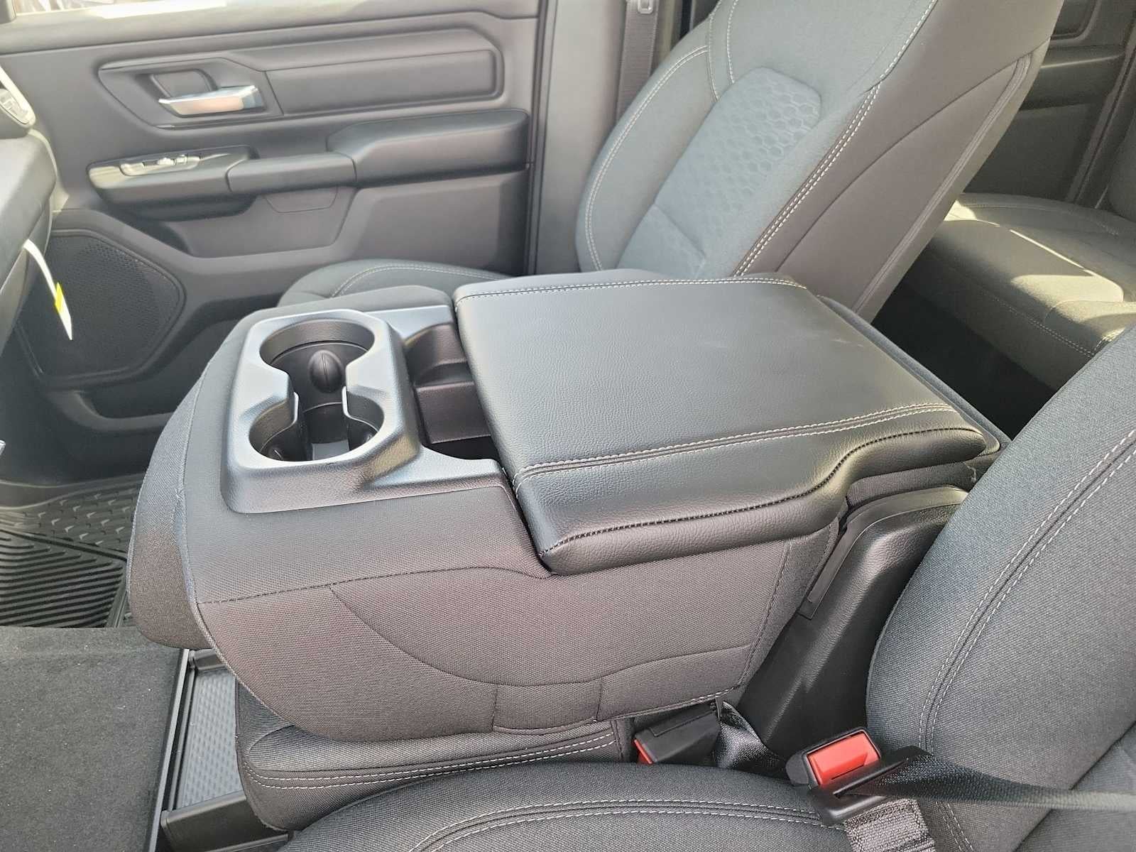 2026 RAM 1500 RAM 1500 WARLOCK CREW CAB 4X4 5'7' BOX