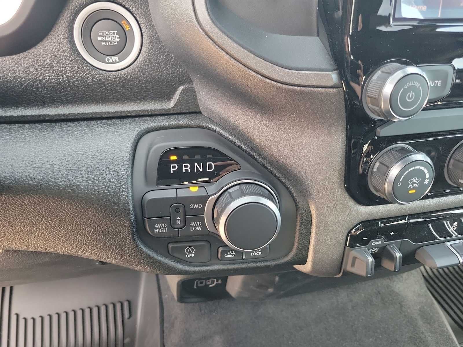 2026 RAM 1500 RAM 1500 WARLOCK CREW CAB 4X4 5'7' BOX