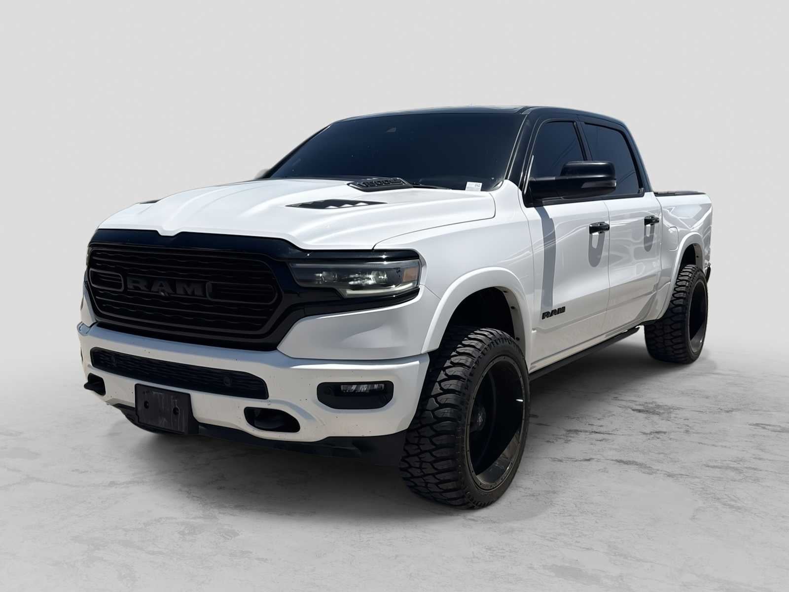 2023 RAM 1500 Limited 4x4 Crew Cab 5'7's photo