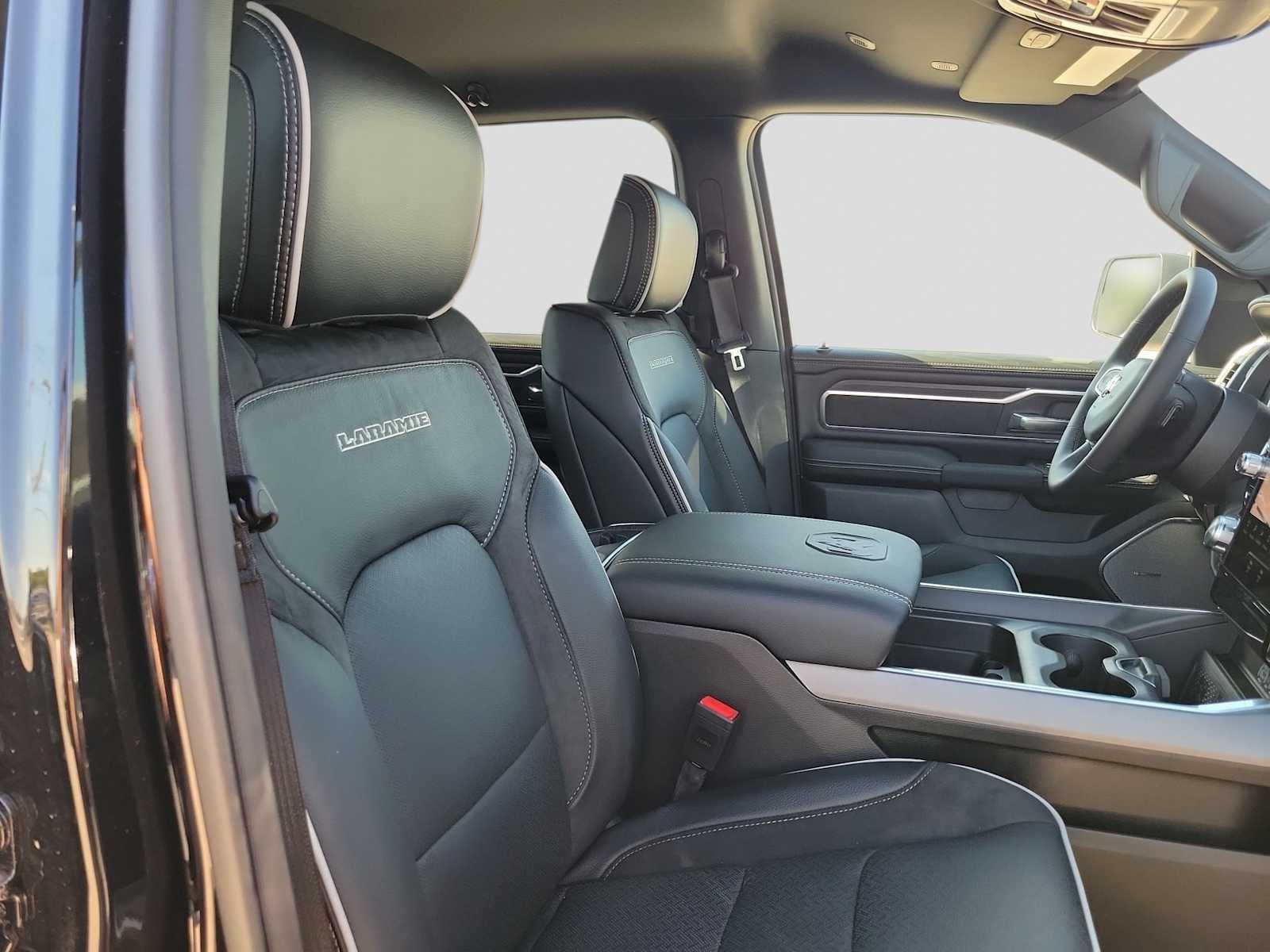 2026 RAM 1500 RAM 1500 LARAMIE CREW CAB 4X4 5'7' BOX