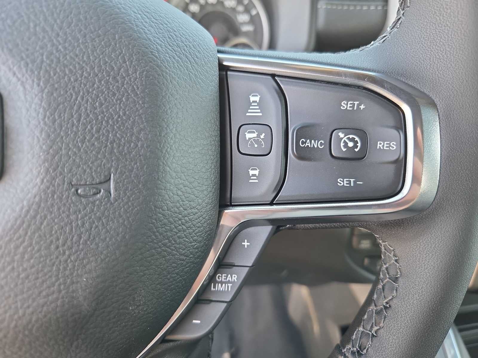 2026 RAM 1500 RAM 1500 LARAMIE CREW CAB 4X4 5'7' BOX