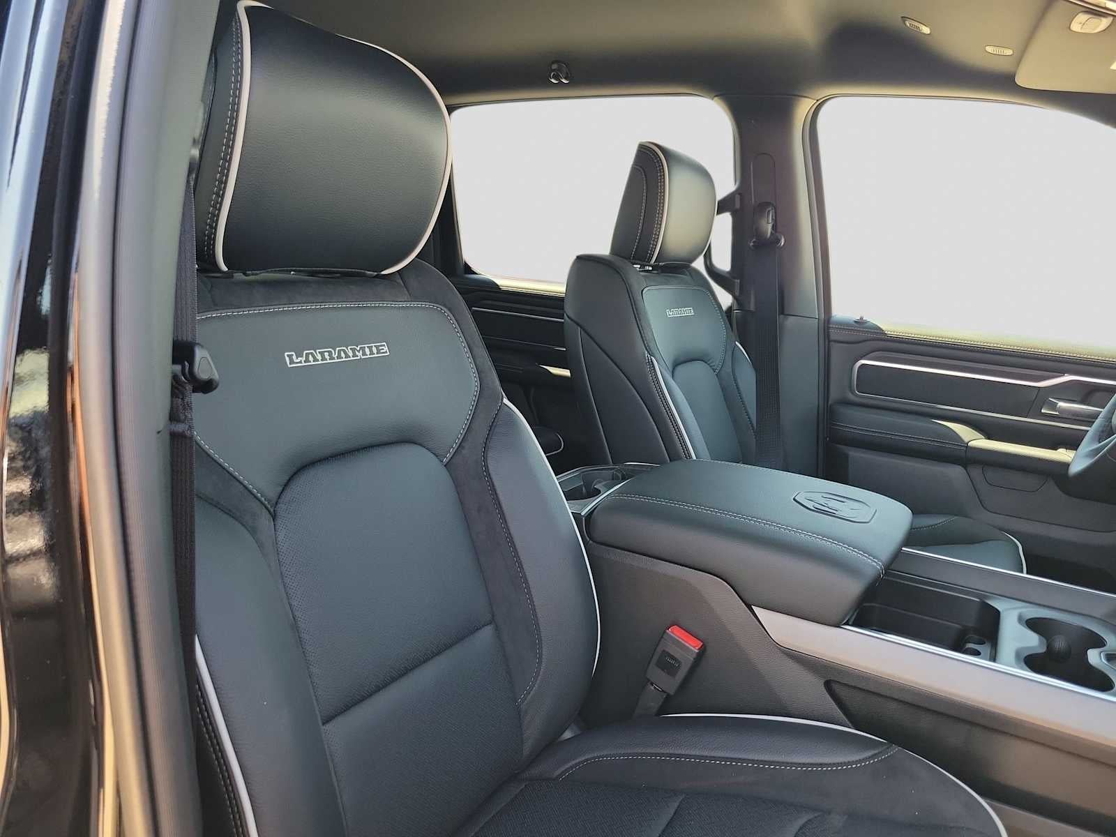 2026 RAM 1500 RAM 1500 LARAMIE CREW CAB 4X4 5'7' BOX