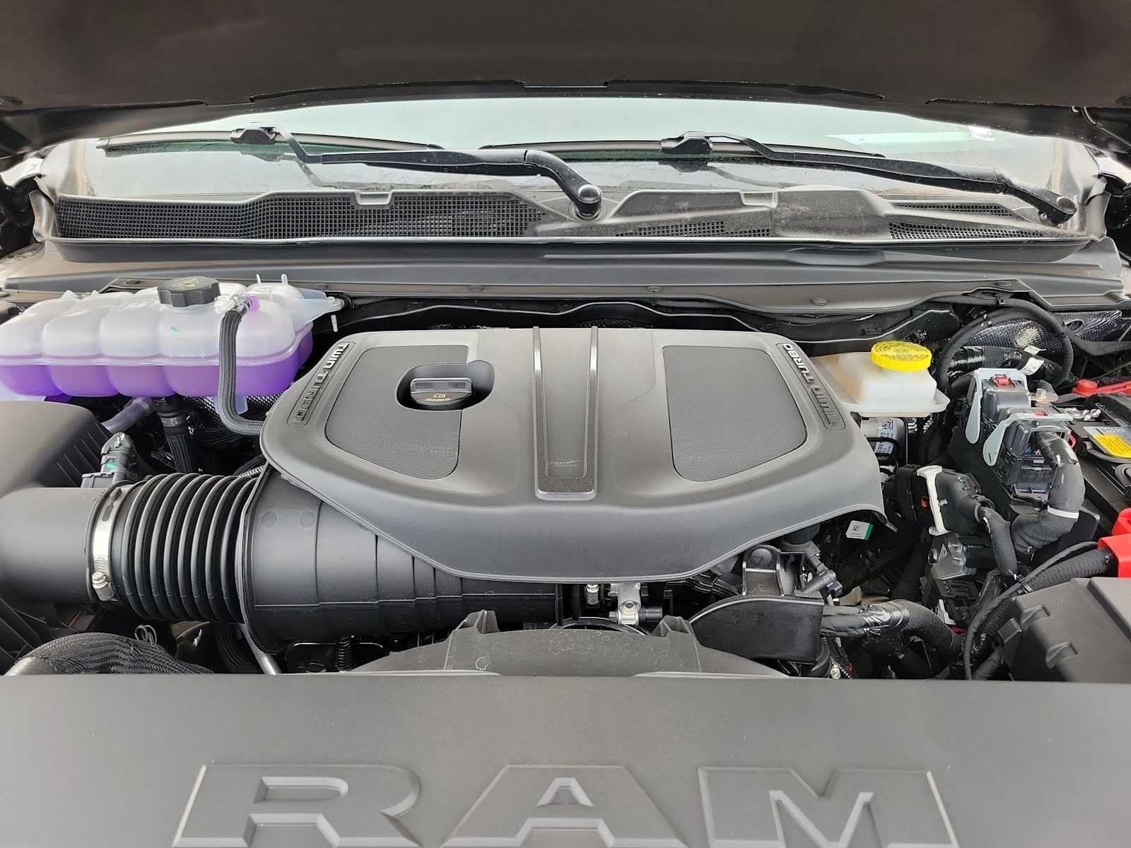 2026 RAM 1500 RAM 1500 LARAMIE CREW CAB 4X4 5'7' BOX